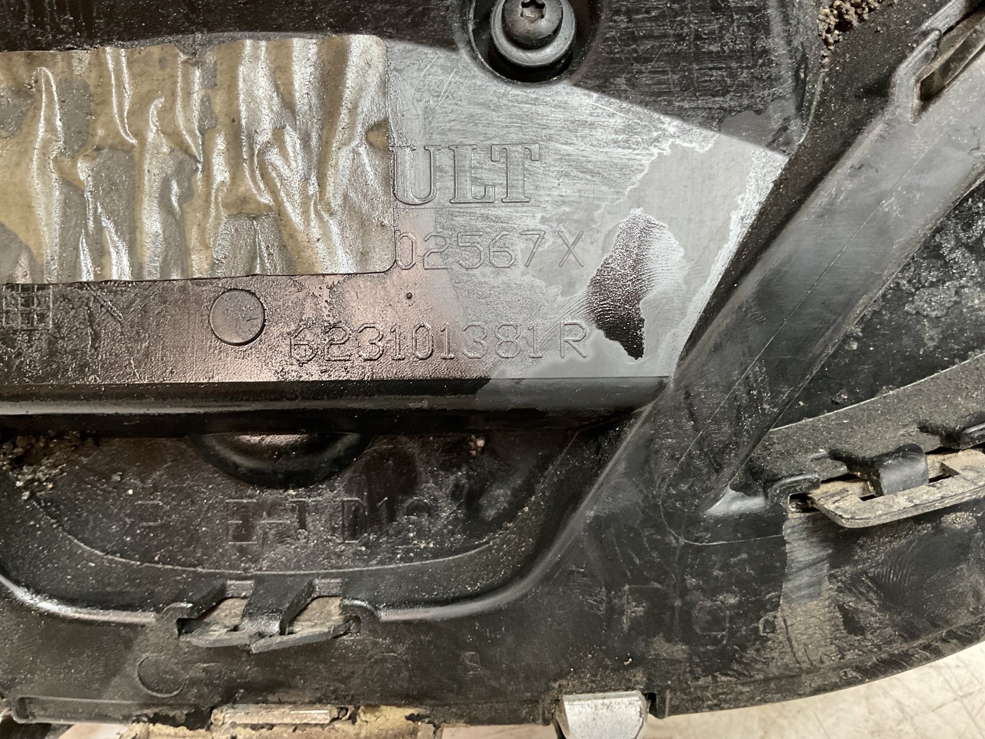 Rejilla Radiador Renault Kangoo 2012 - 2021 - 623101381R