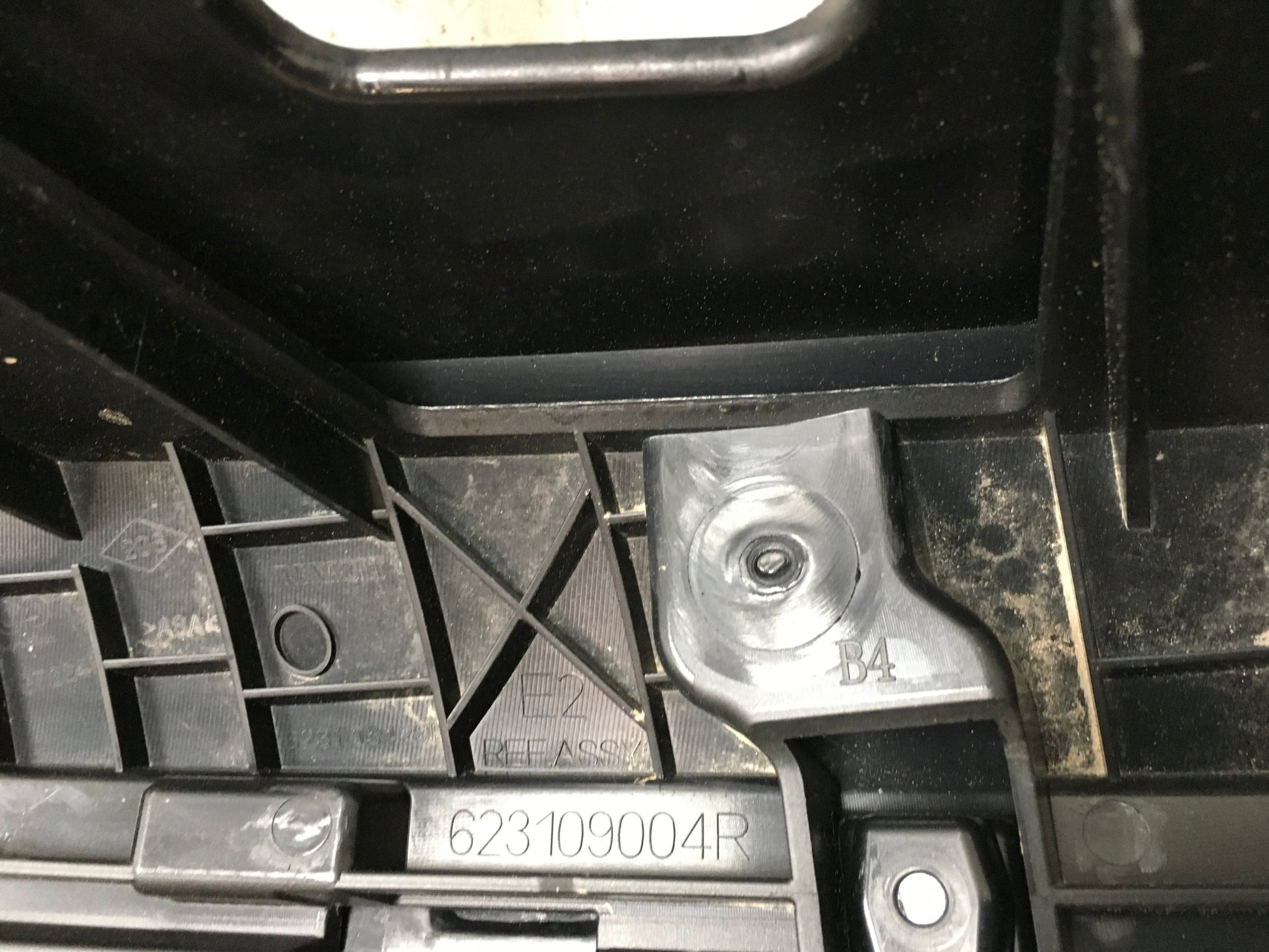 Rejilla Radiador Renault Master III - 623109004R