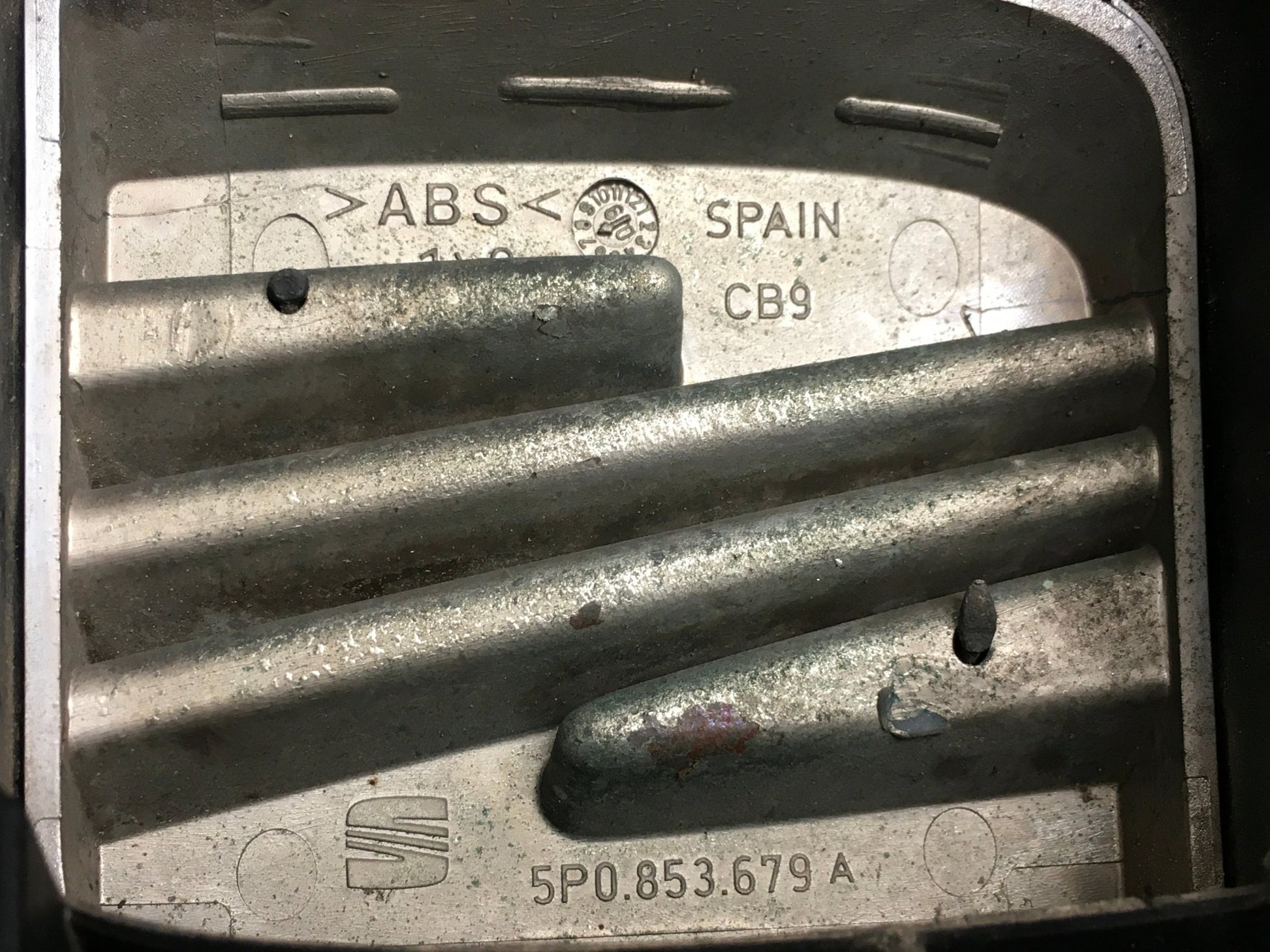 Rejilla radiador Seat Altea 5P - 5P0853679A _