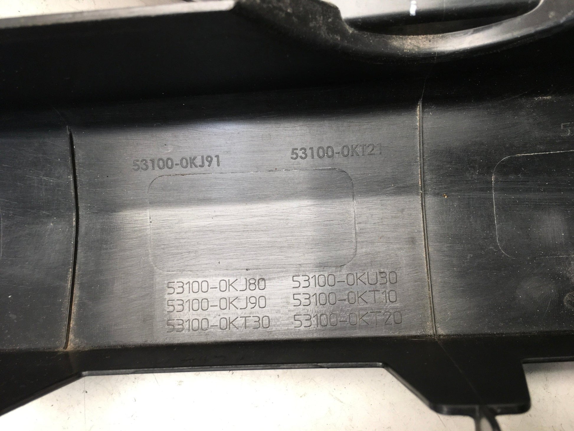 Rejilla Radiador Toyota Hilux Invincible Fase 2 - 531000KJ80