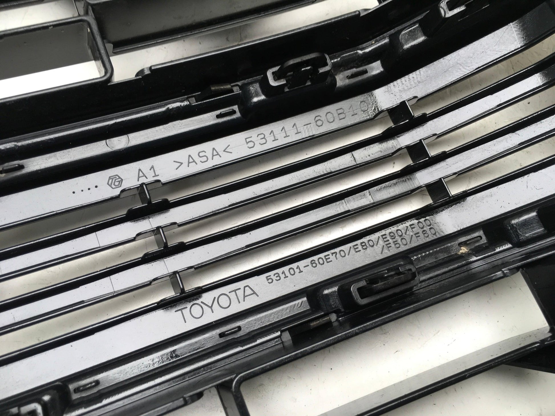 Rejilla Radiador Toyota Land Cruiser J150 Fase3 - 5311160B10