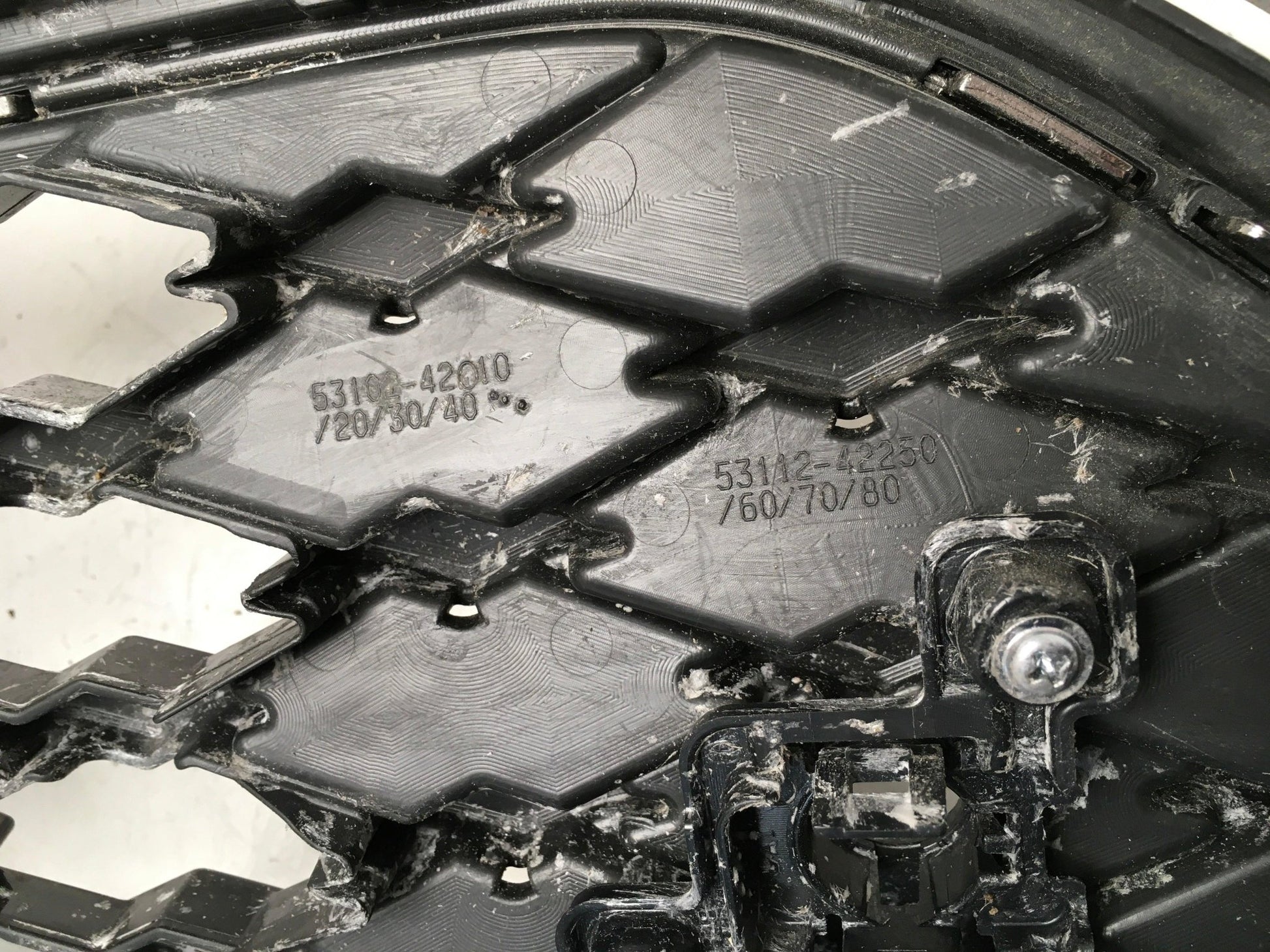 Rejilla Radiador Toyota Rav4 V - 5310242010