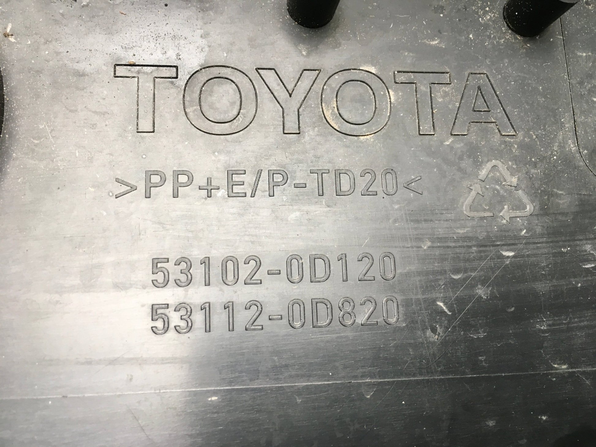 Rejilla Radiador Toyota Yaris III Fase 3 - 531020D120