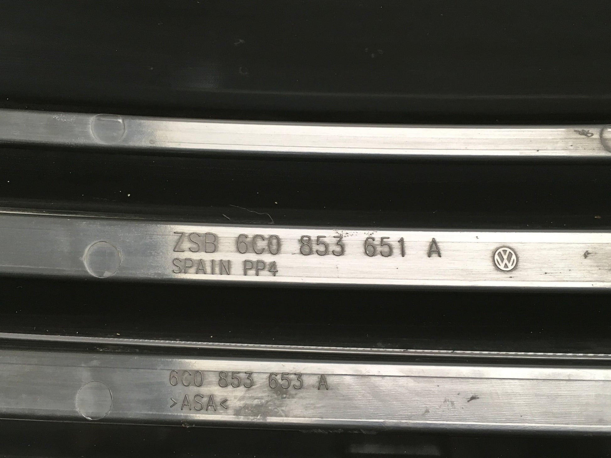 Rejilla Radiador VW Polo V Fase 2 - 6C0853651A