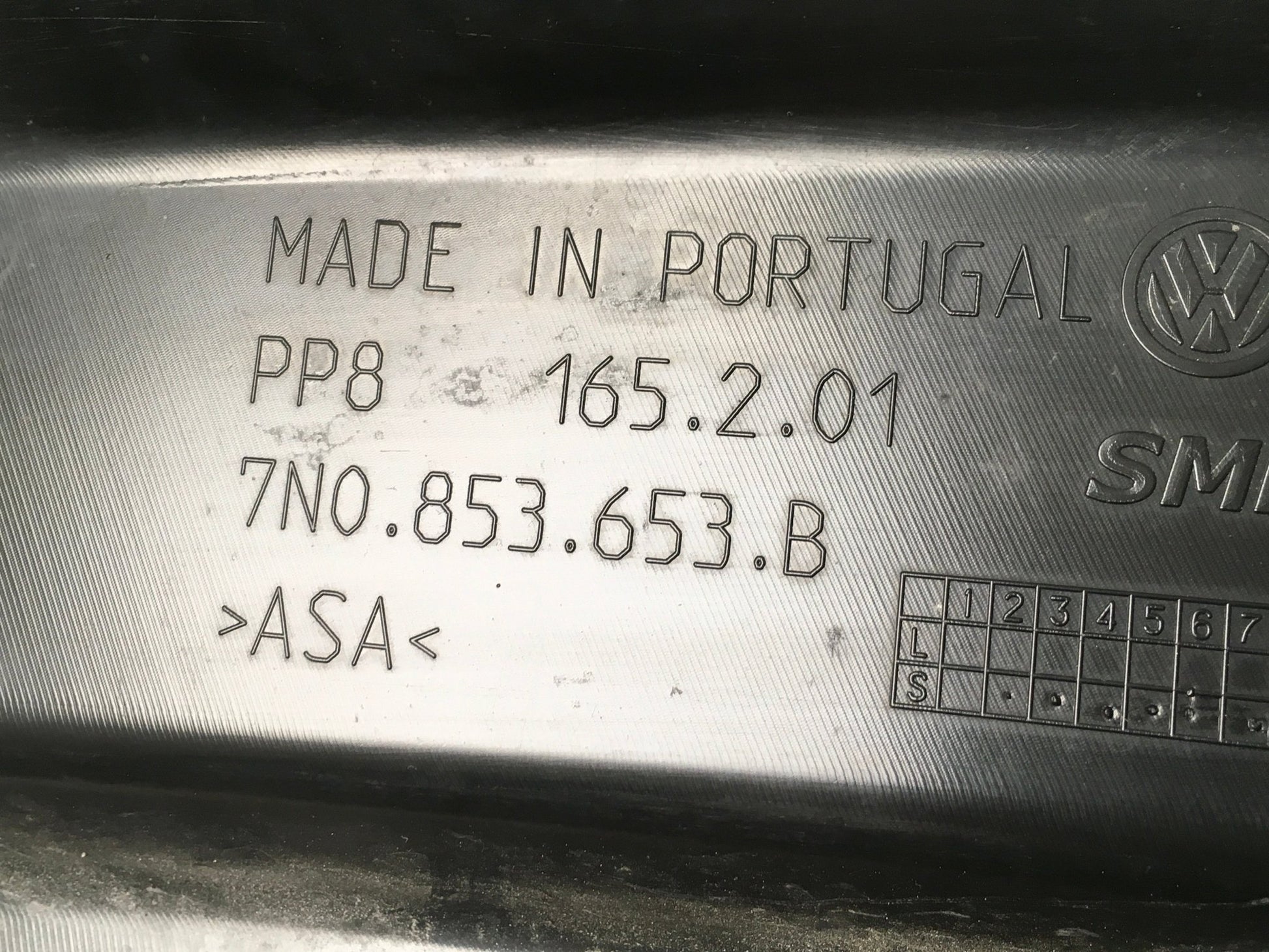 Rejilla Radiador VW Sharan II 7N - 7N0853653B