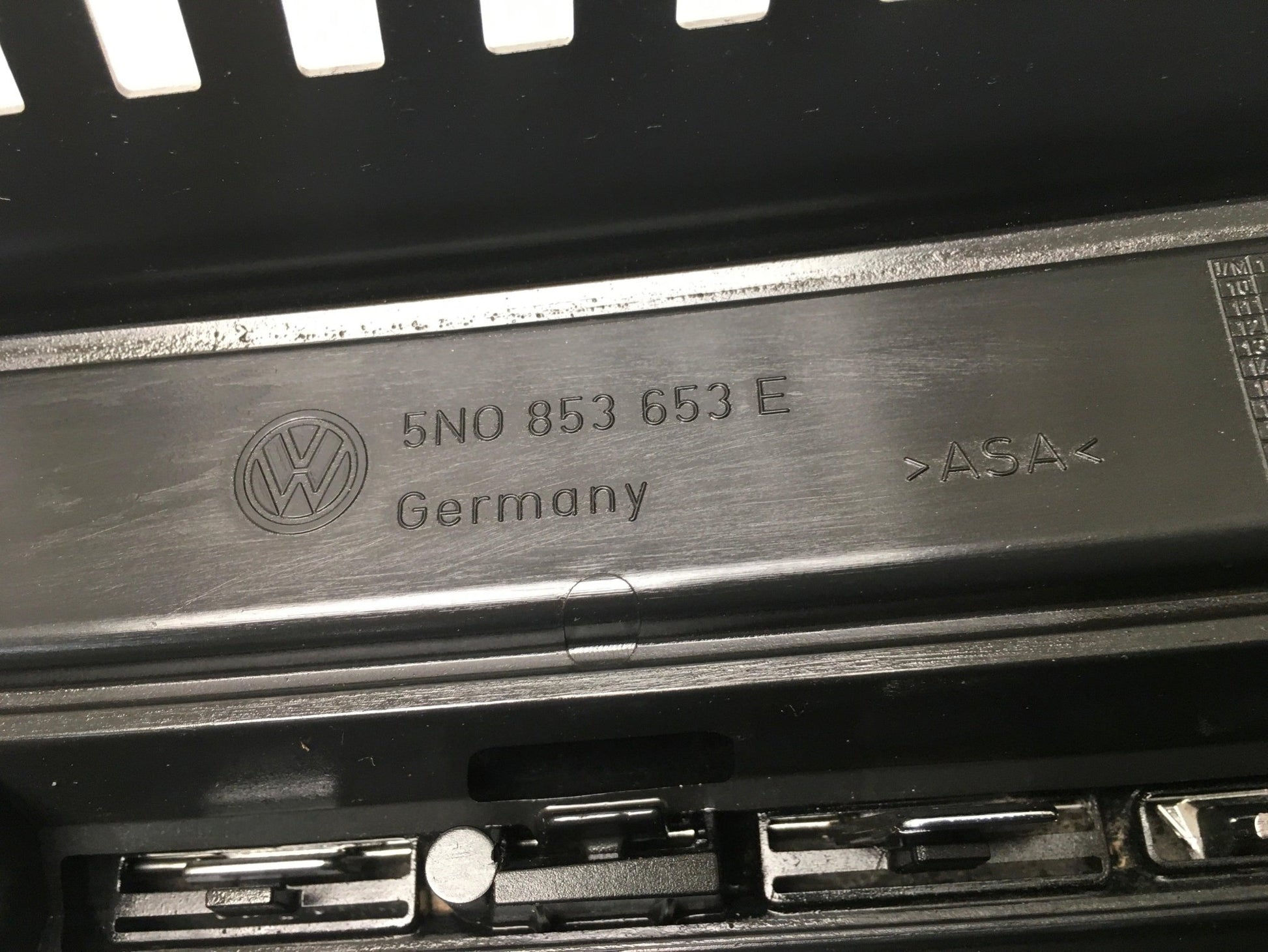Rejilla radiador VW Tiguan 5N Fase 2 - 5N0853653E
