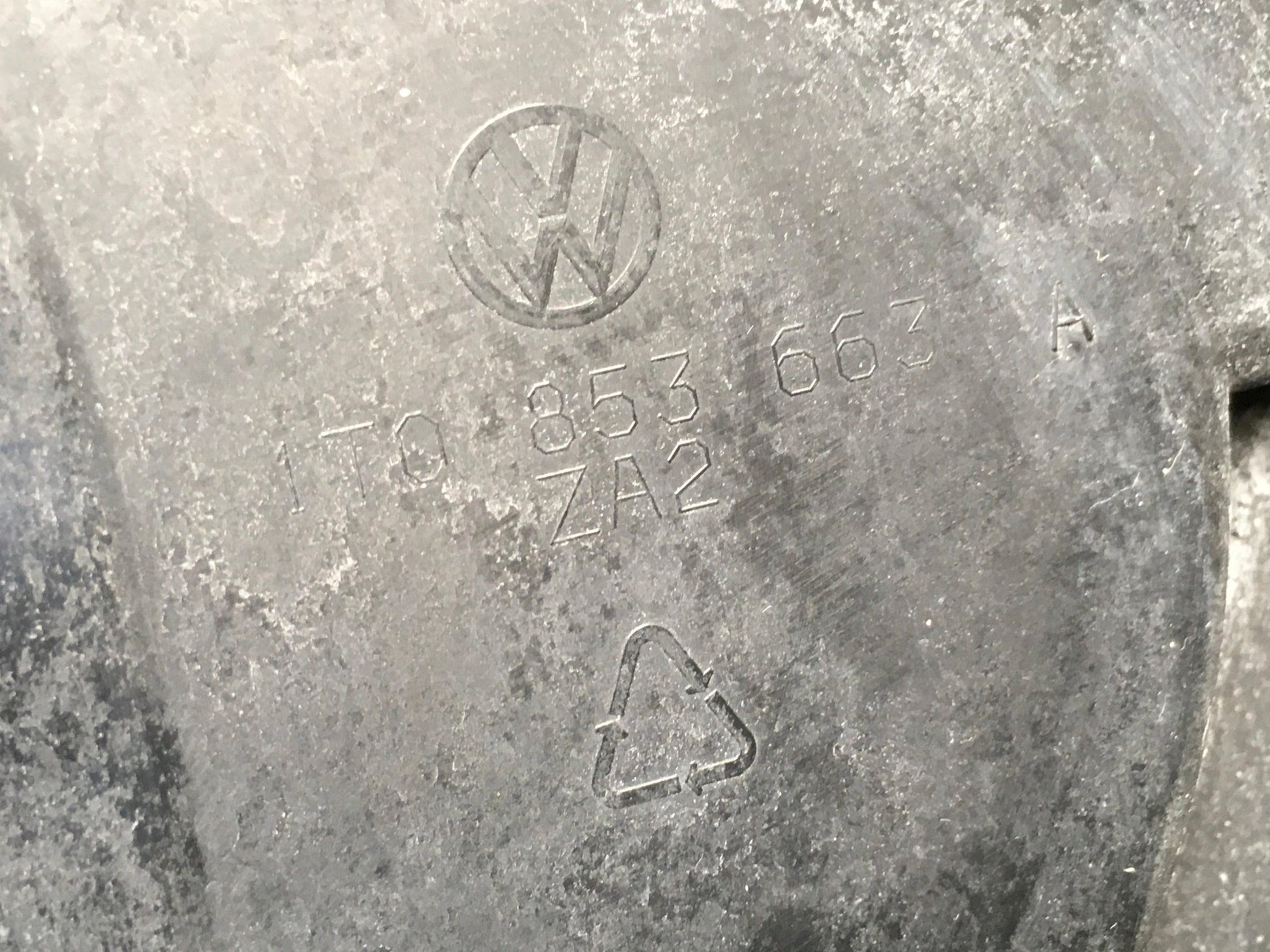 Rejilla radiador VW Touran 1T - 1T0853663A