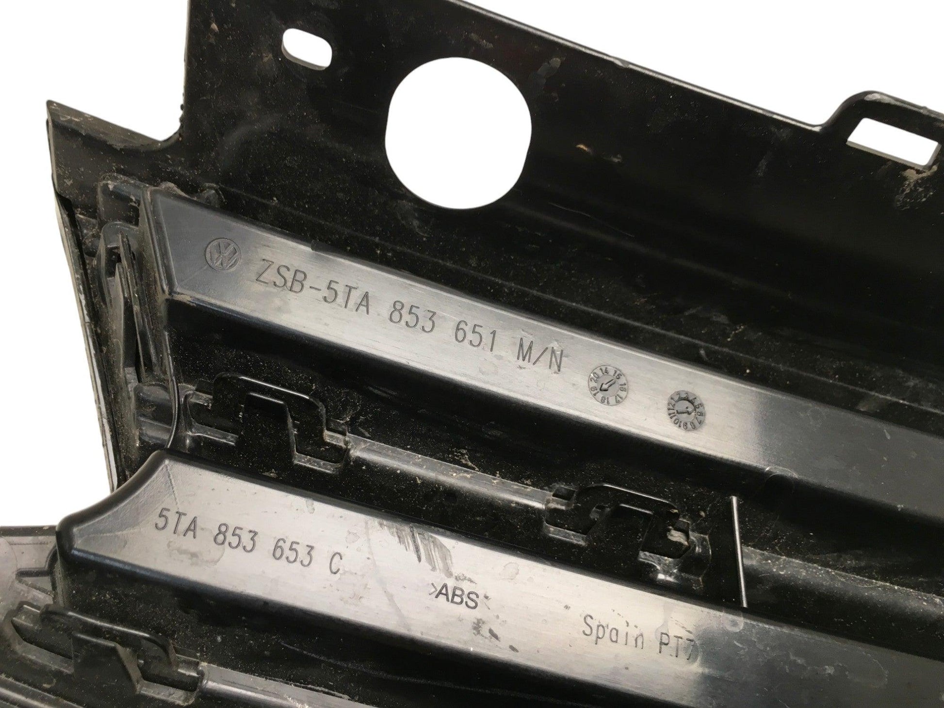 Rejilla Radiador VW Touran 5T - 5TA853651M