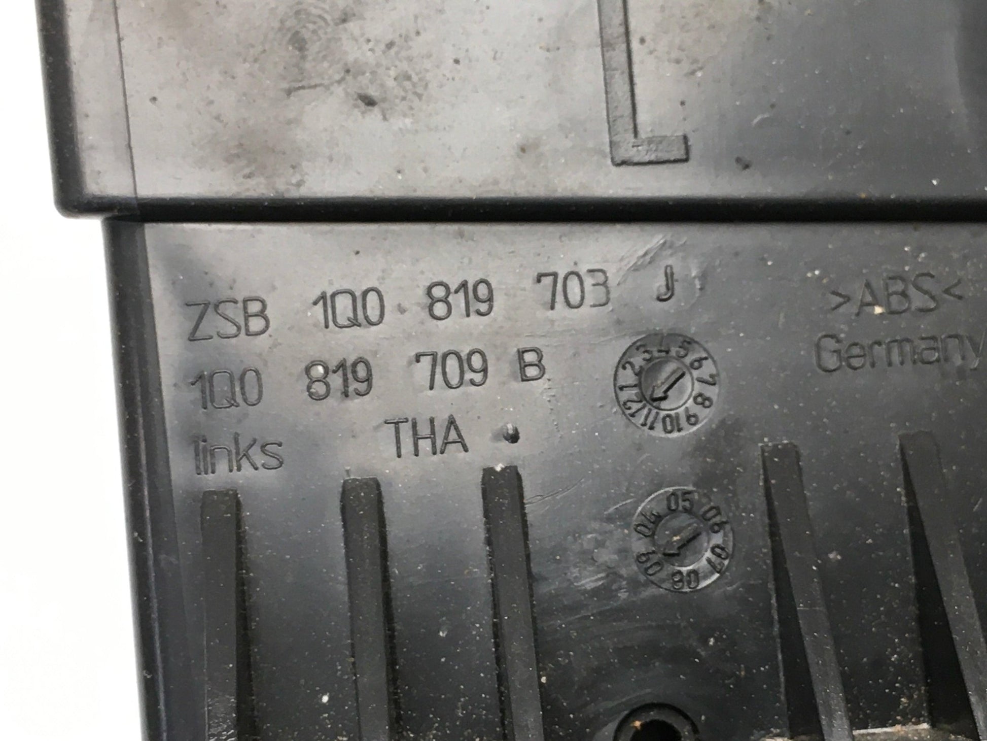 Rejilla ventilacion VW Scirocco III - 1Q0819709