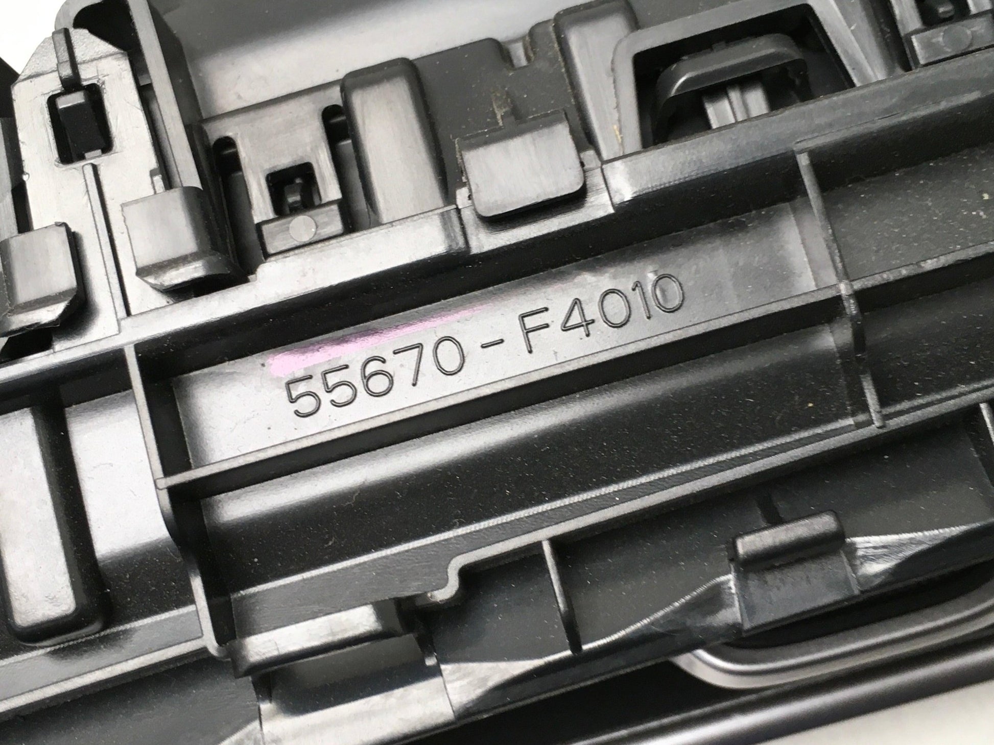 Rejillas centrales Toyota C - HR - 55670F4010