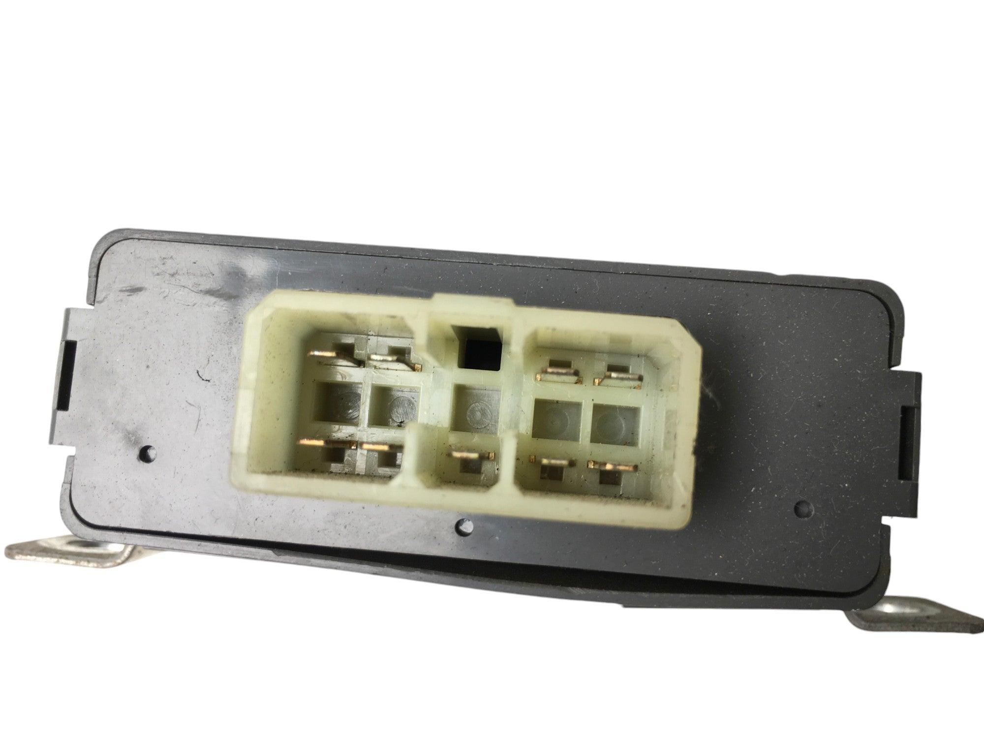 Rele antena Mitsubishi Pajero II - MB665709