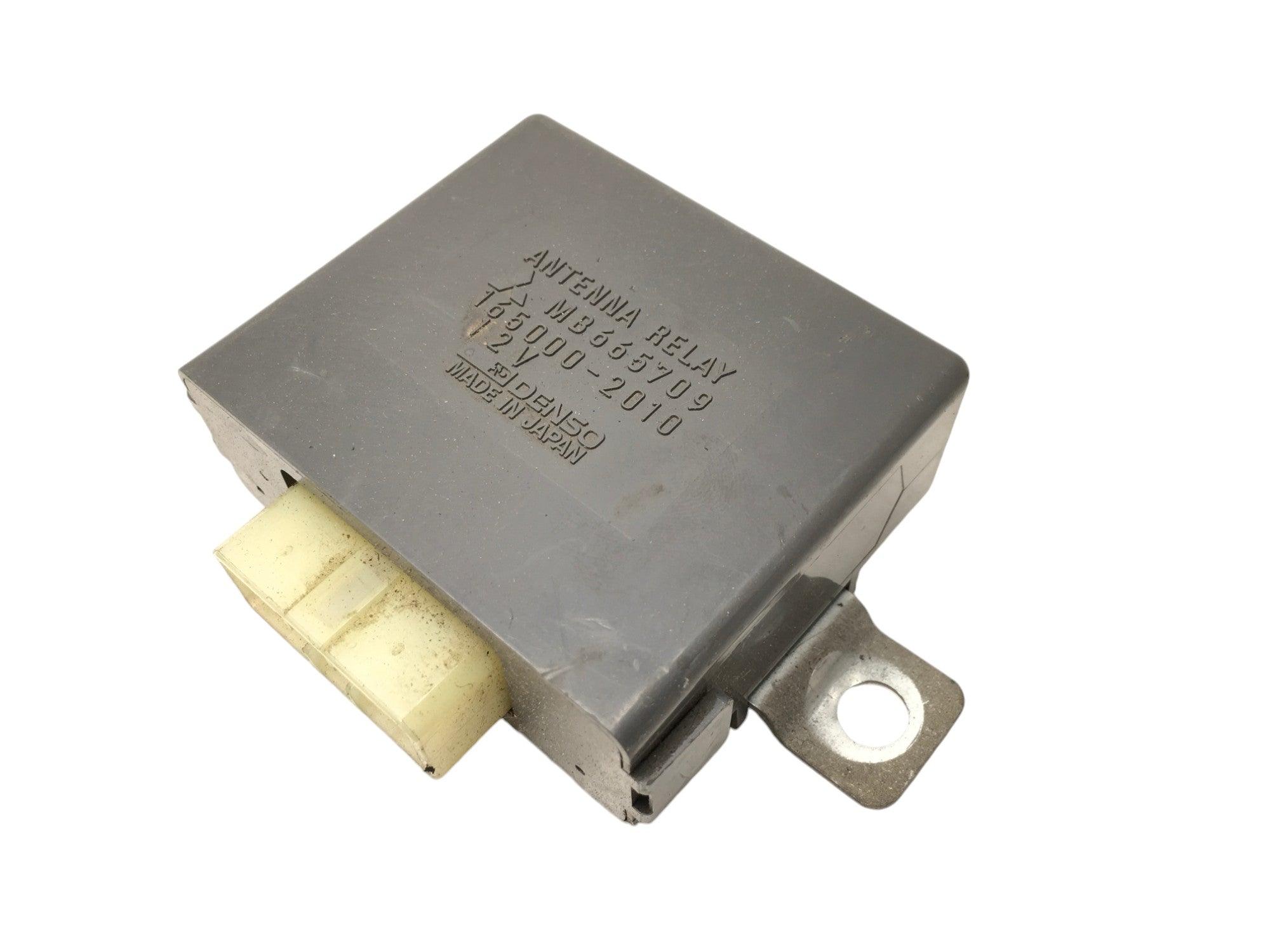 Rele antena Mitsubishi Pajero II - MB665709
