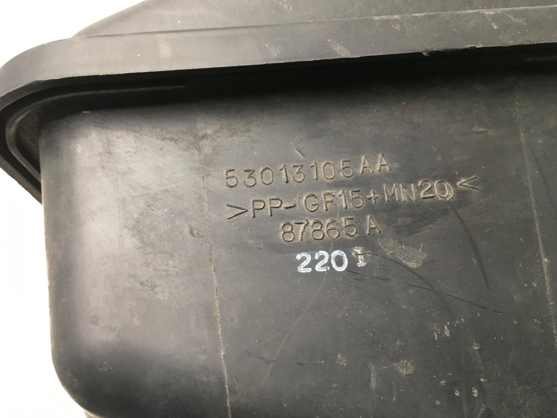 Resonador aire Jeep Cherokee KJ - 53013105AA