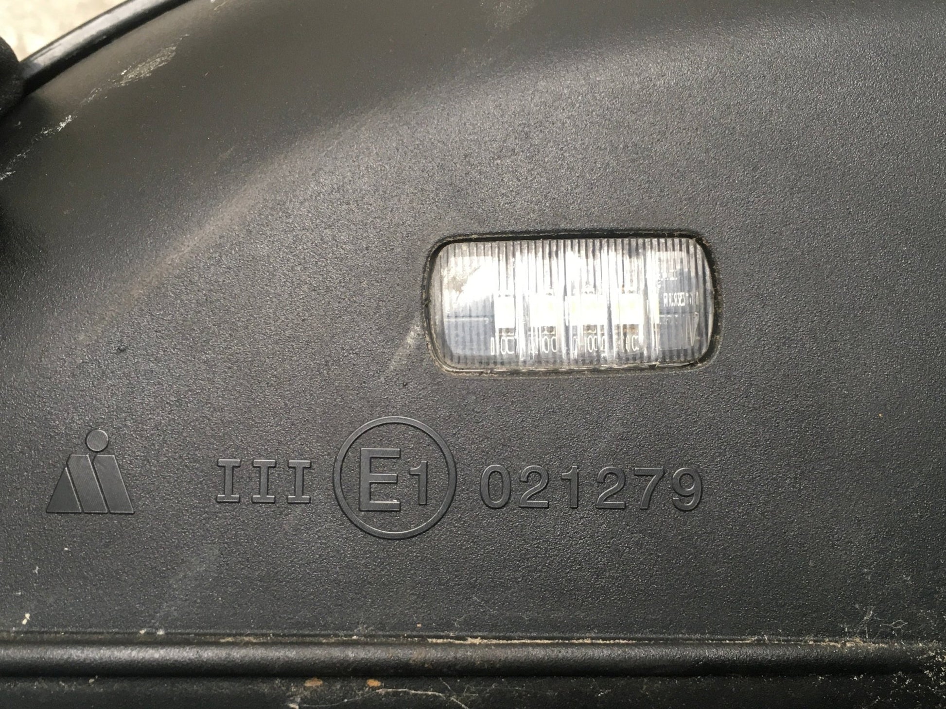 Retrovisor dcho Mercedes C205 - E1021279