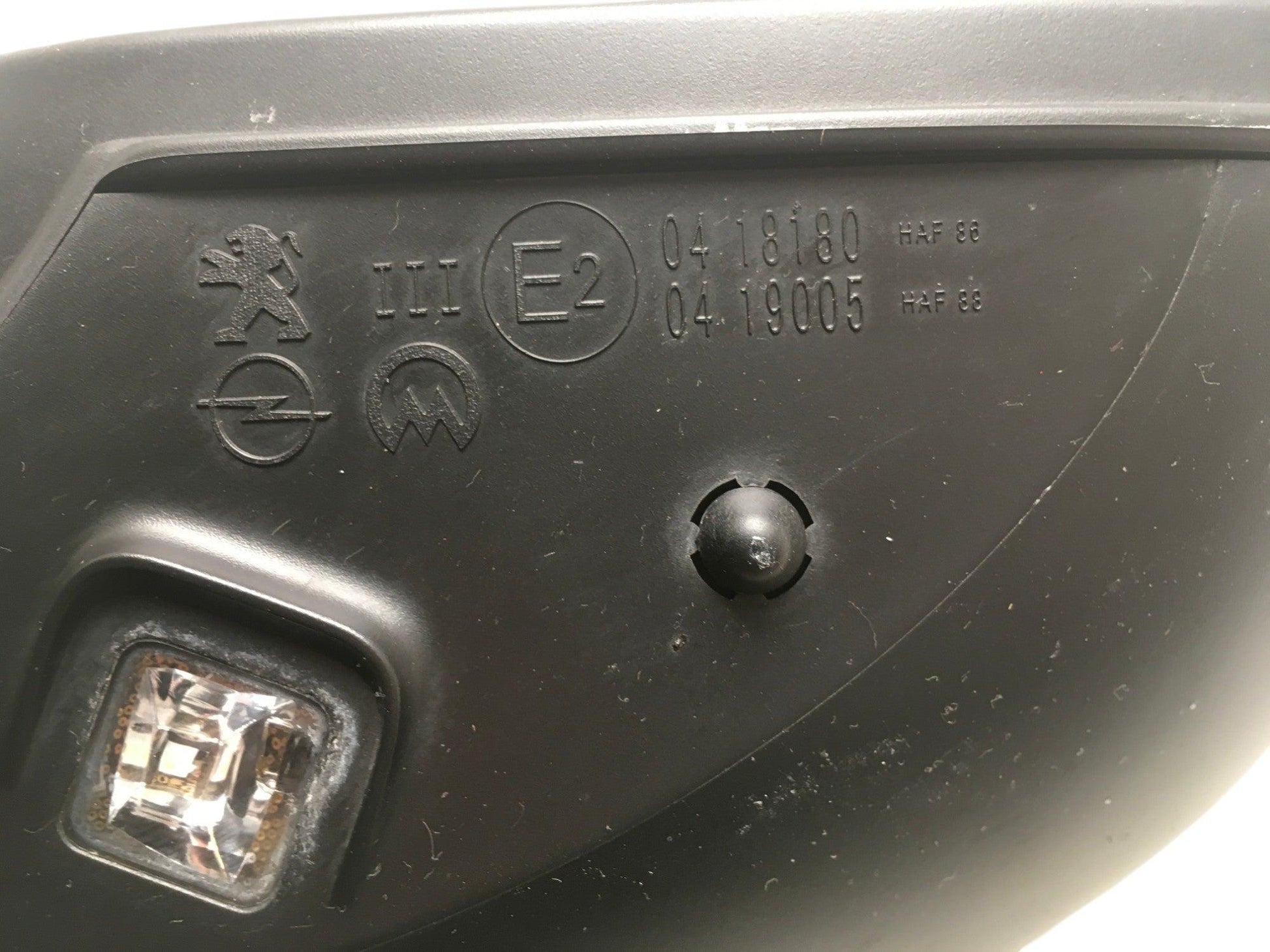 Retrovisor dcho Opel Corsa F Peugeot 208 II - 983758809V