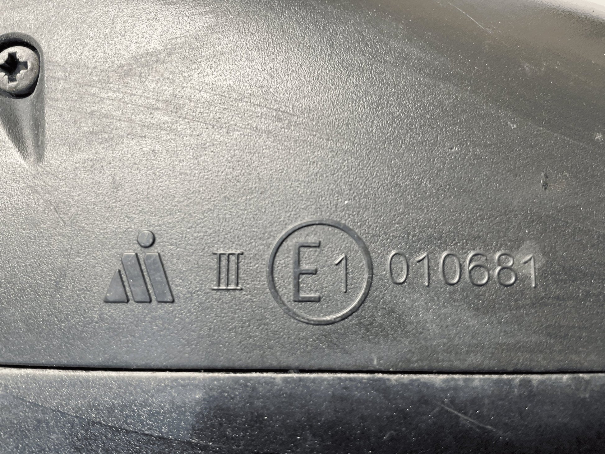 Retrovisor izq Audi A4 8E - E1010681 _