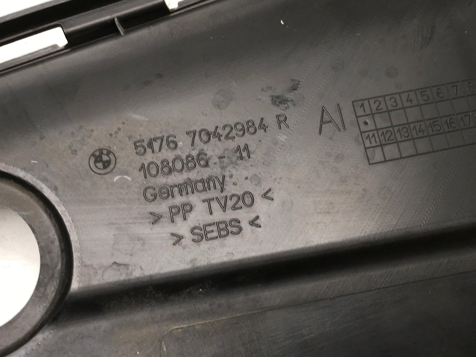 Sello dcho Capo BMW F07 GT - 51767042984