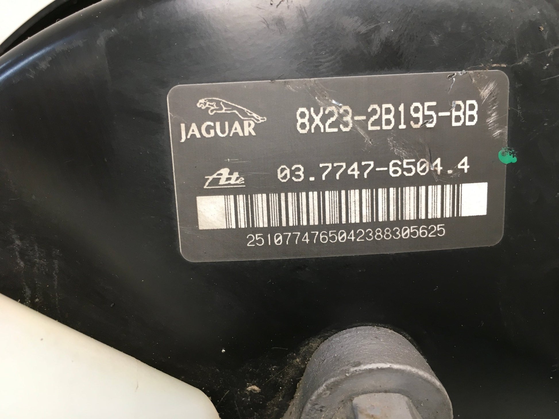 Servofreno Jaguar XF X250 - 8X232B195BB