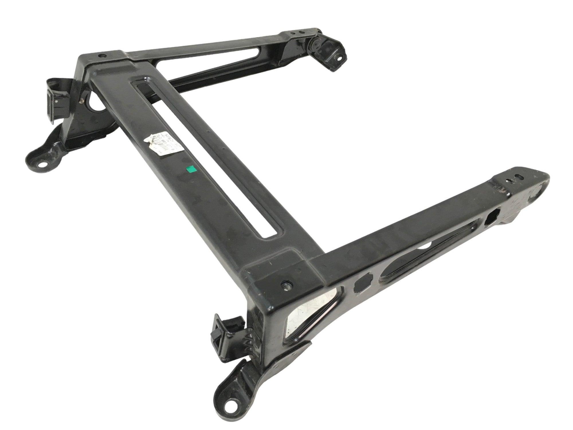 Soporte Asiento del izq VW 7L0881677B - 7L0881677B