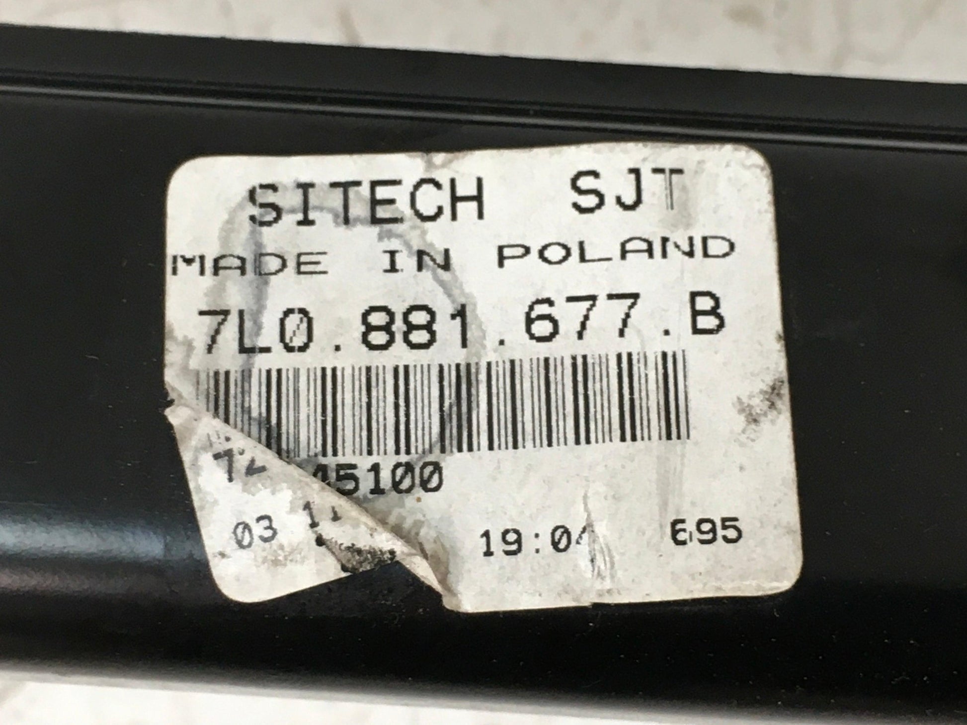 Soporte Asiento del izq VW 7L0881677B - 7L0881677B