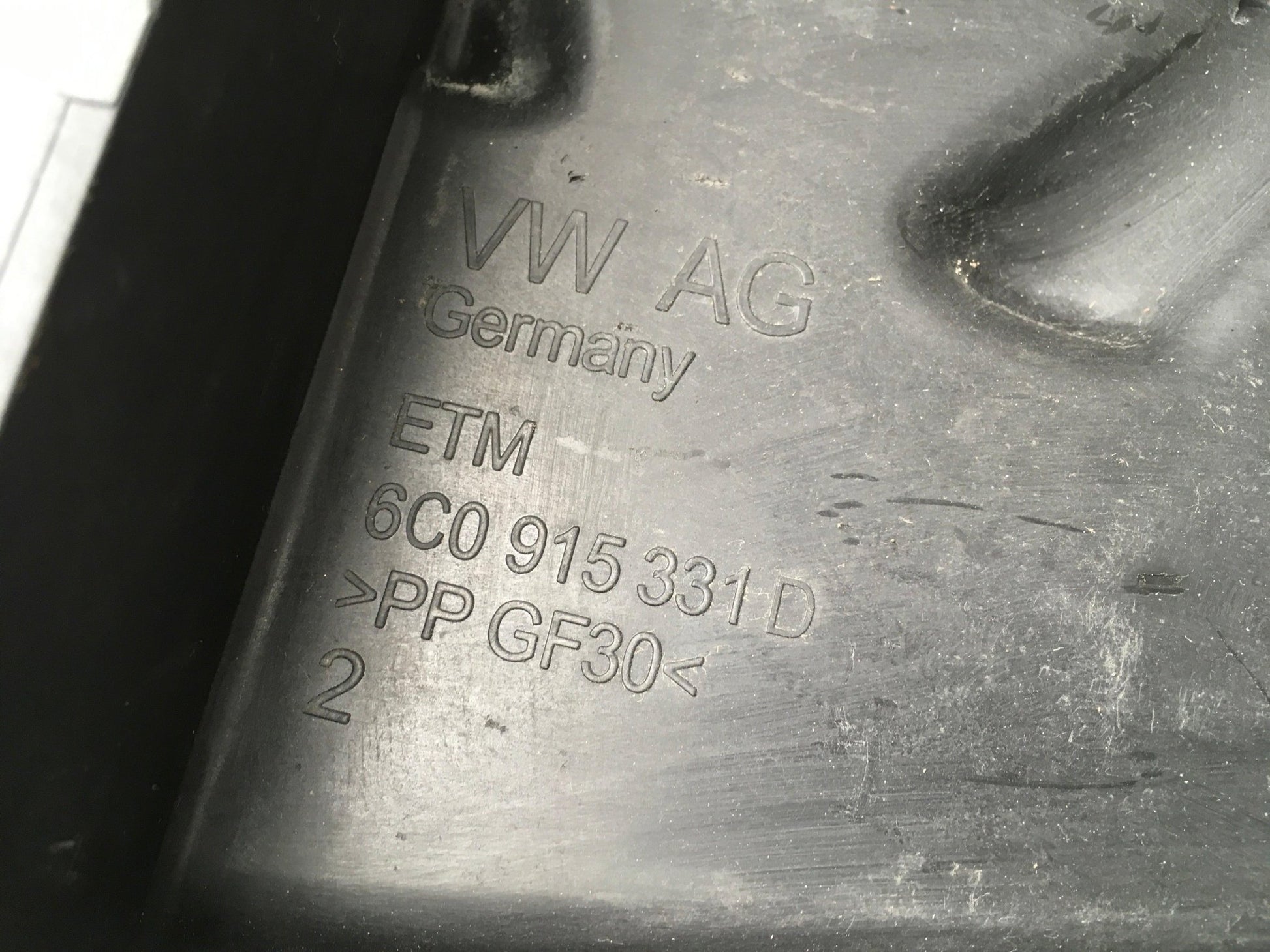 Soporte bateria VW 6C0915331D - 6C0915331D