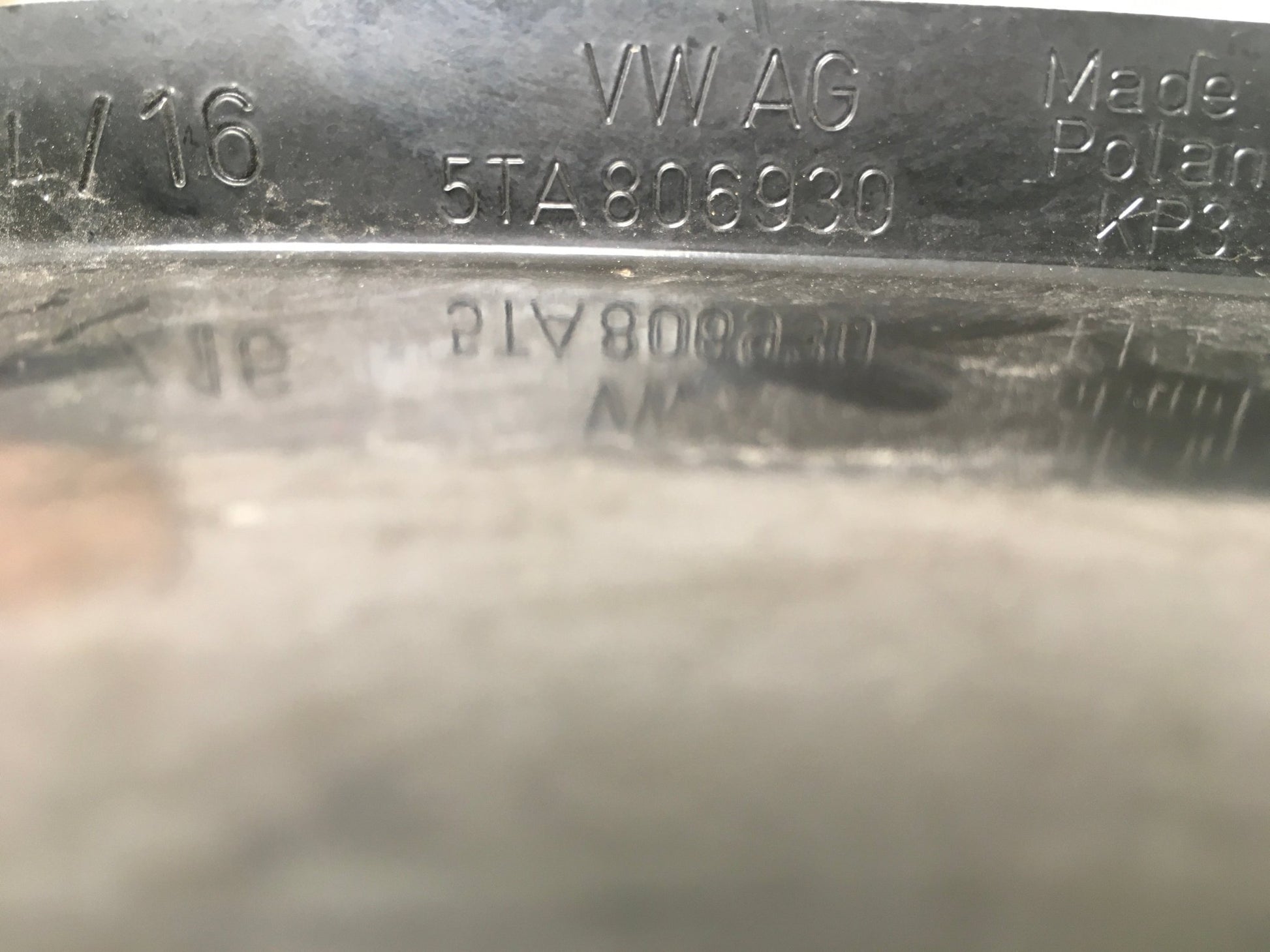 Soporte faro dcho VW Touran II 5T - 5TA806930