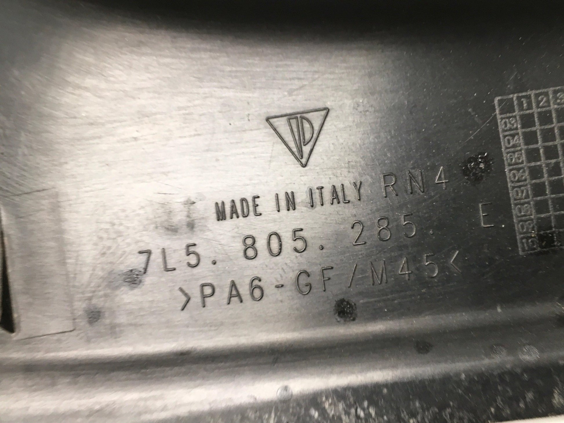 Soporte faro izquierdo Porsche Cayenne 9PA - 7L5805285E