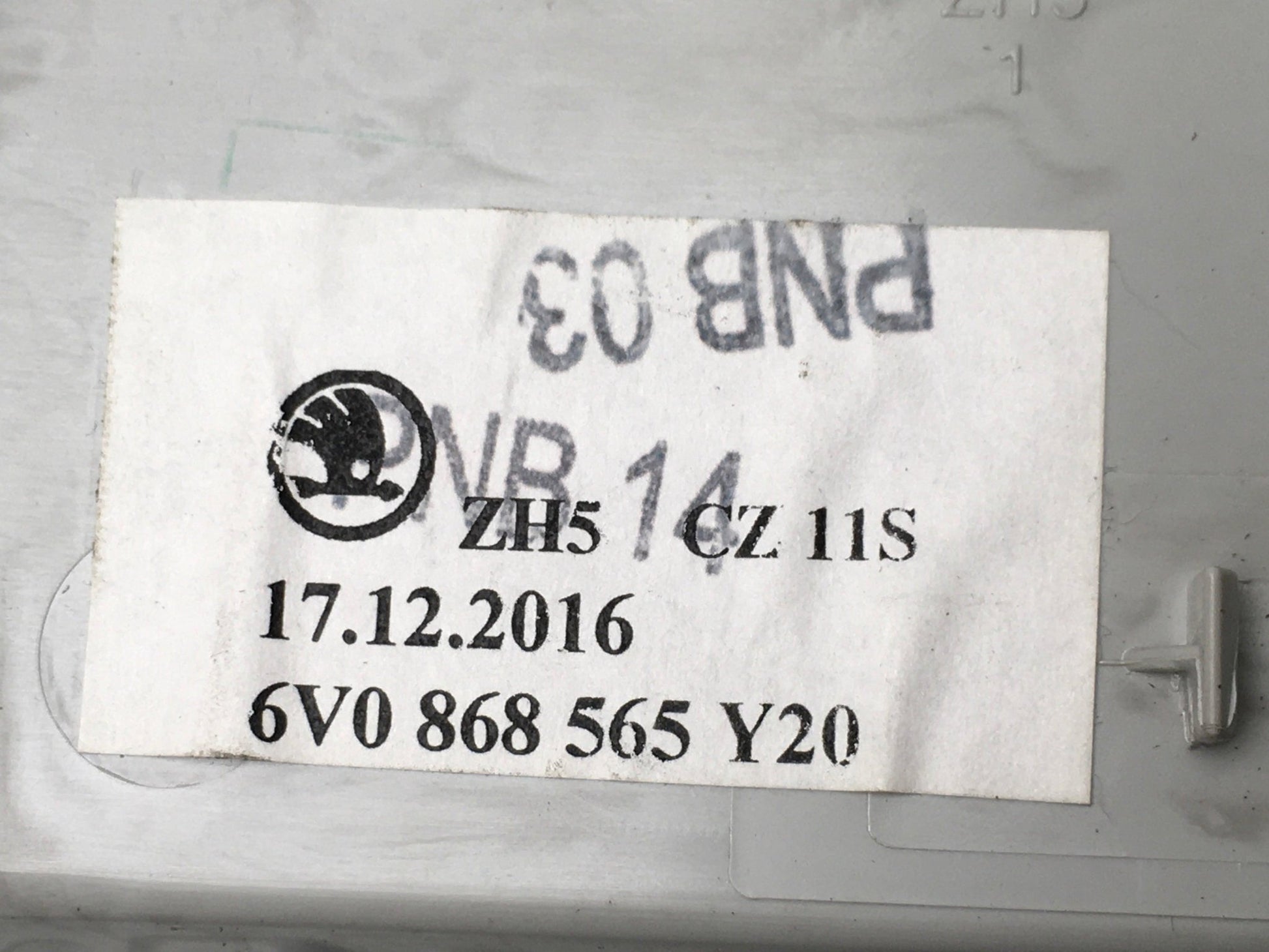 Soporte gafas Skoda Rapid / Fabia III - 6V0868565Y20