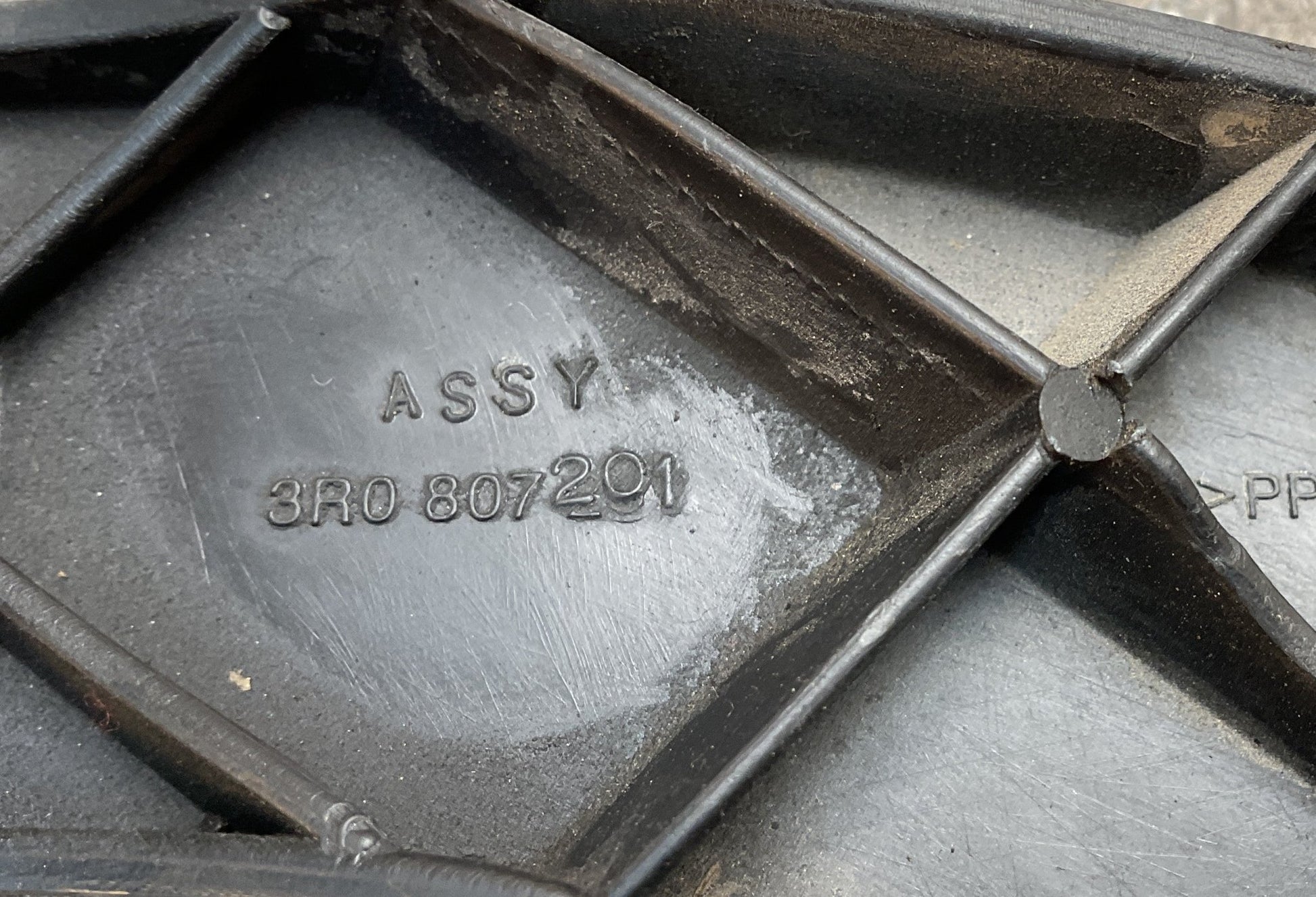 Soporte izq Paragolpes delantero Seat Exeo - 3R0807201