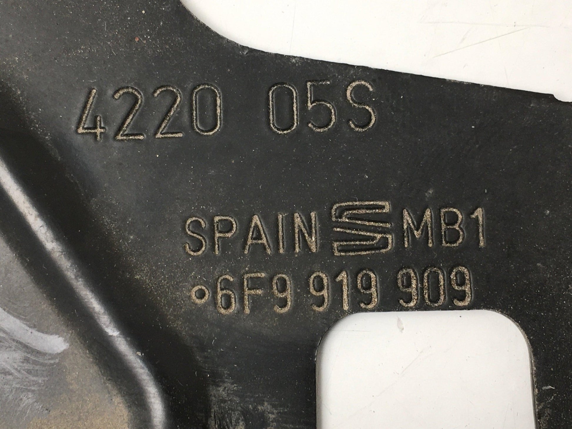 Soporte paragolpes trasero Seat Arona - 6F9919909