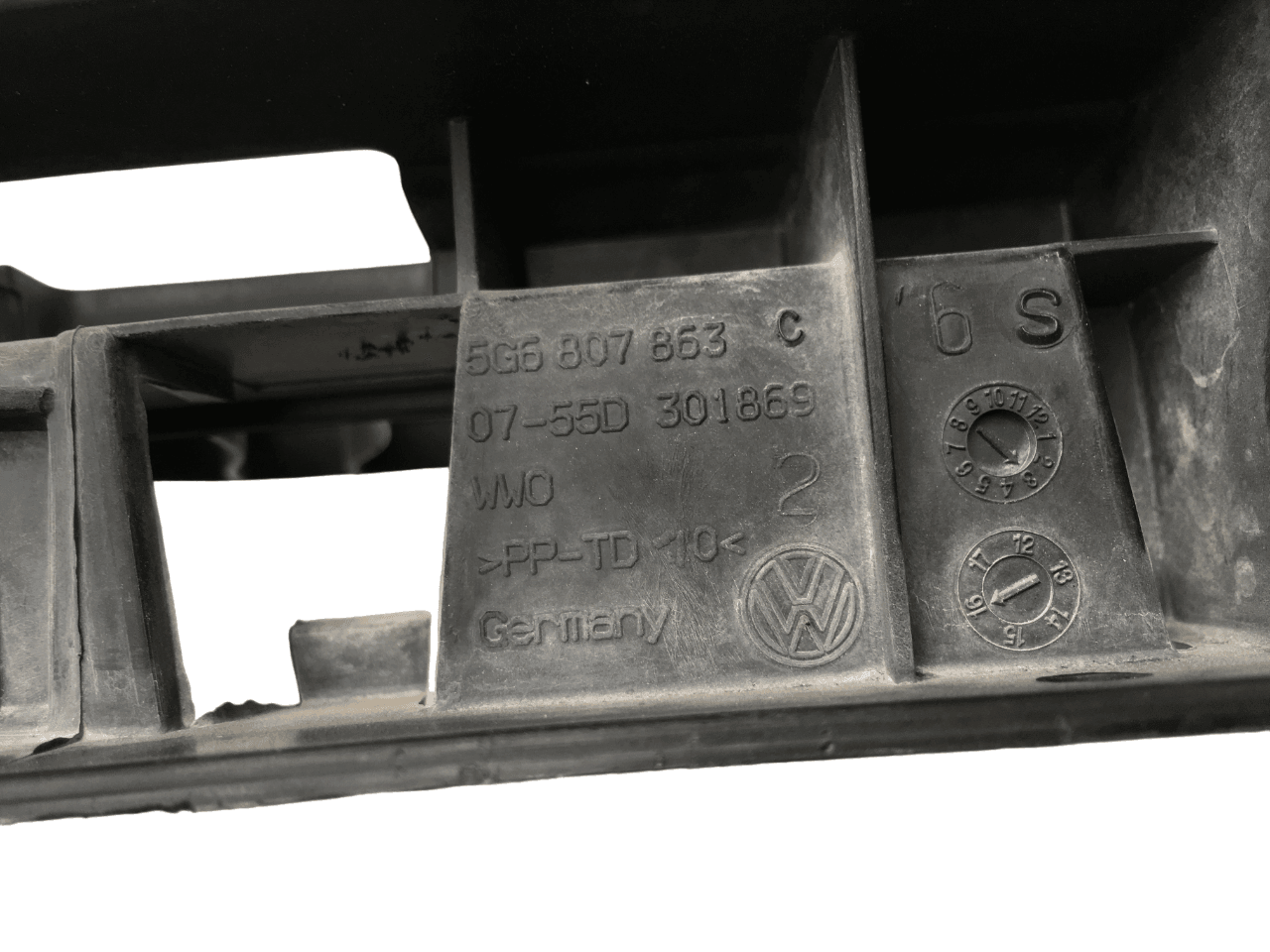 Soporte paragolpes trasero VW Golf VII - 5G6807863C