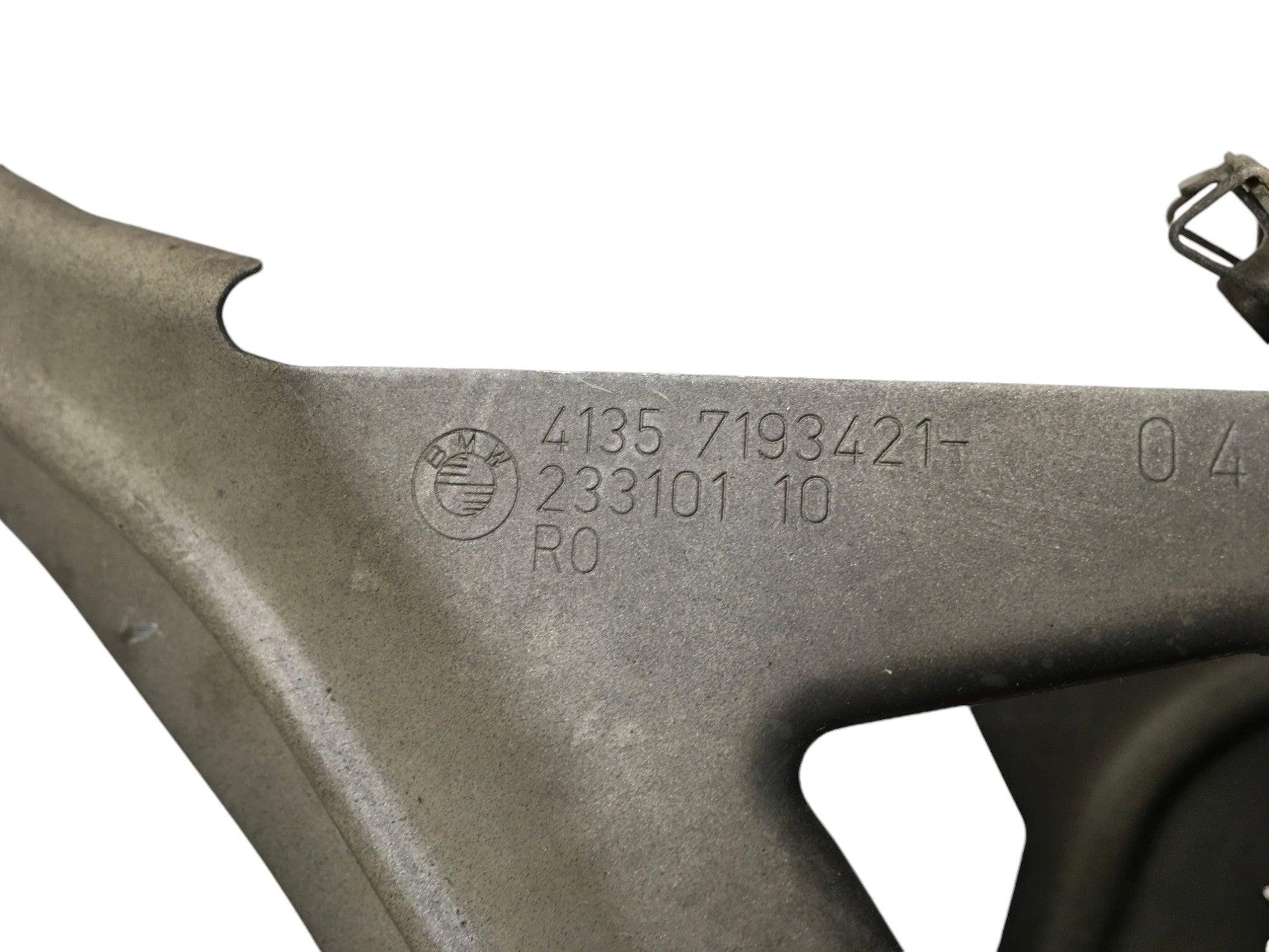 Soporte paso rueda del izq BMW F07 - 41357193421