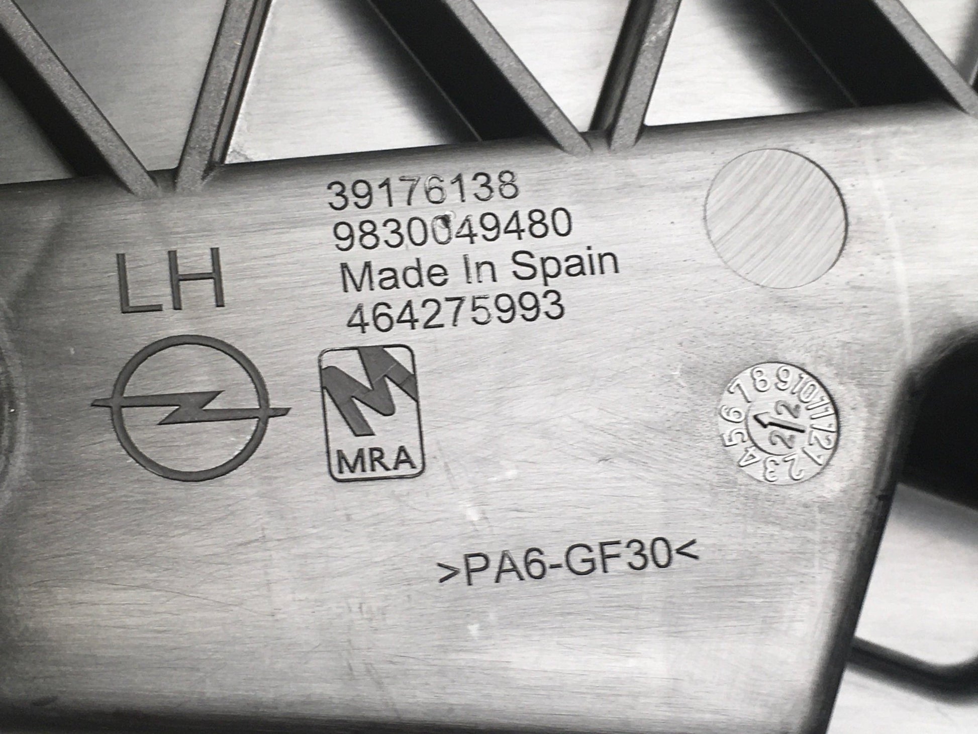 Soporte puerta del izq Opel Corsa F - 9830049480