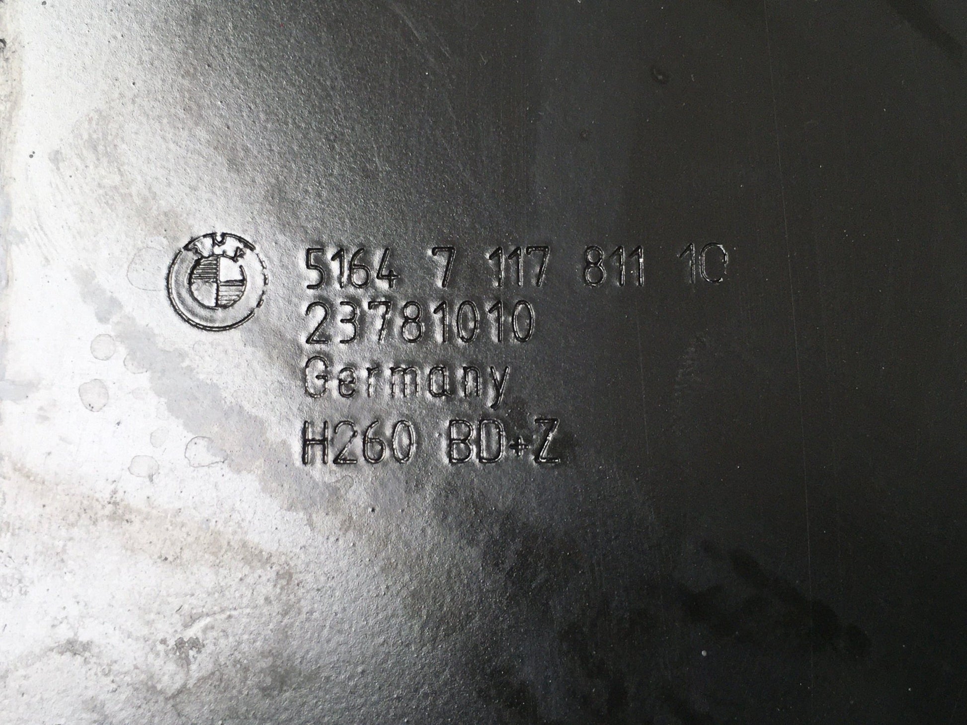 Soporte Radiador izq BMW E90 E91 - 51647117811