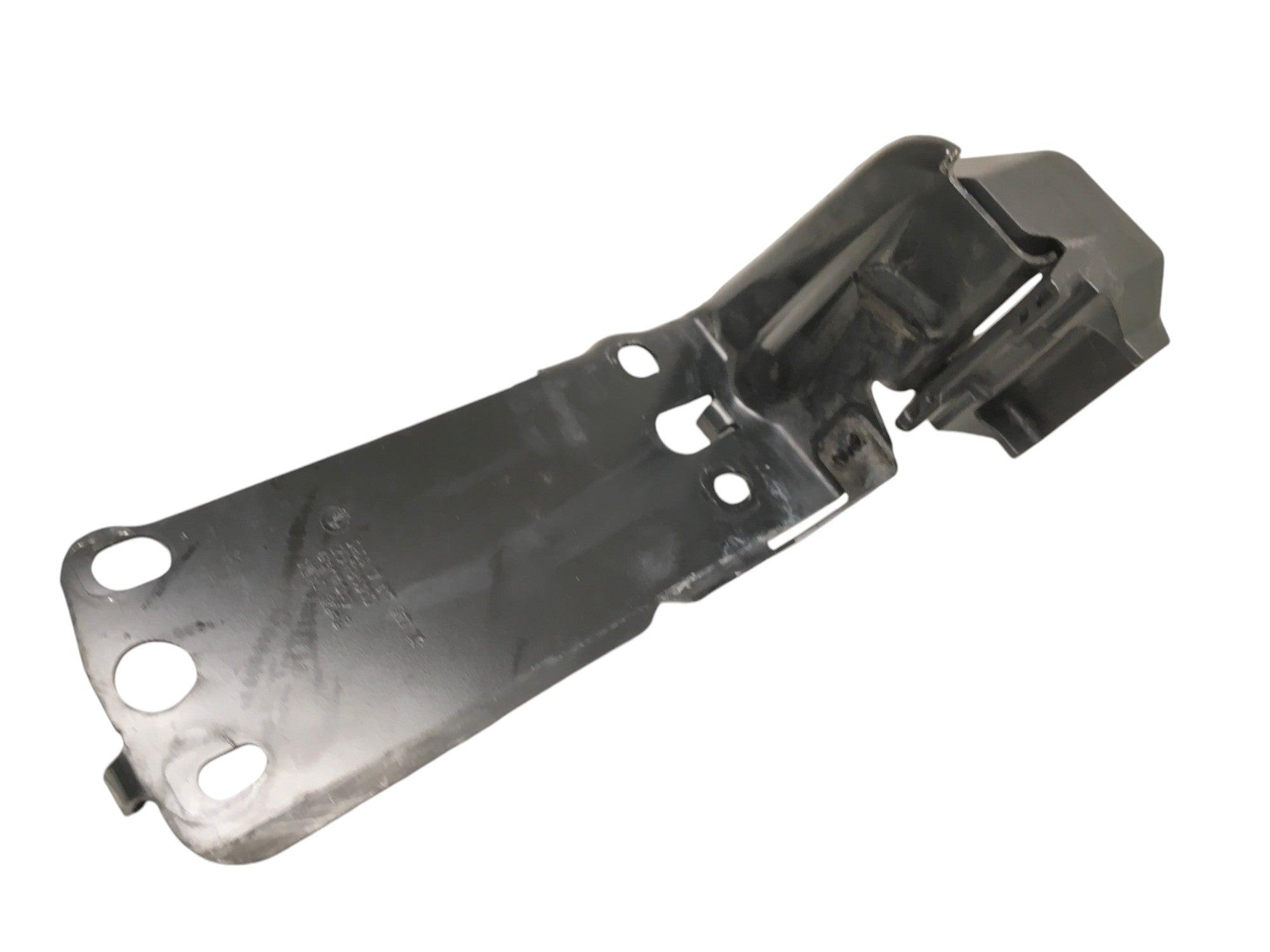 Soporte Radiador izq BMW E90 E91 - 51647117811