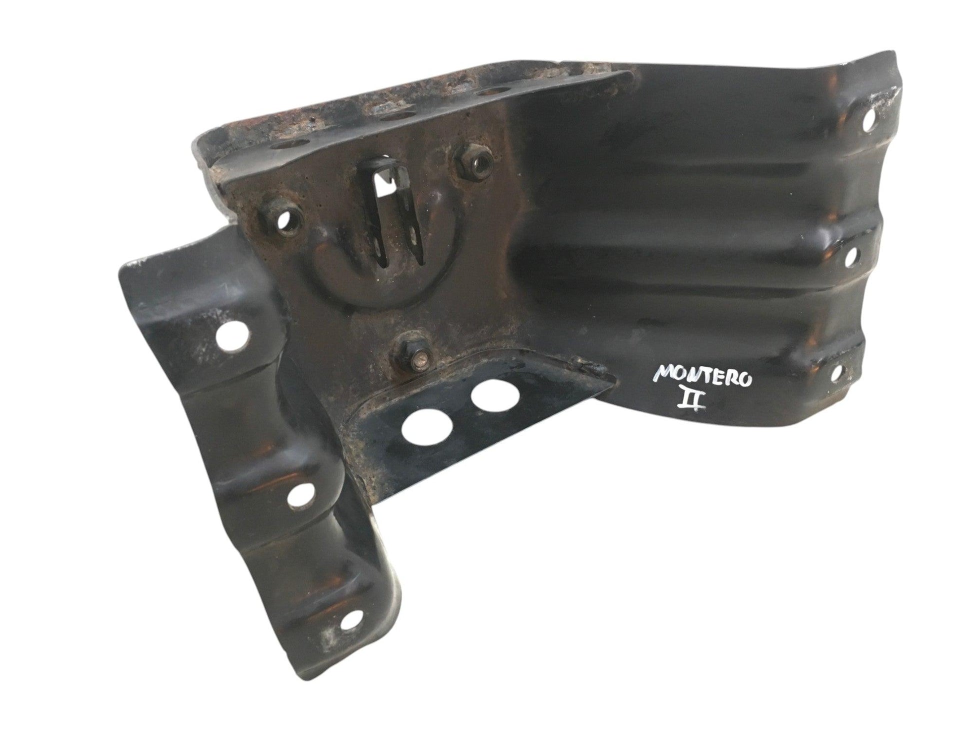 Soporte rueda Mitsubishi Montero V20 - 