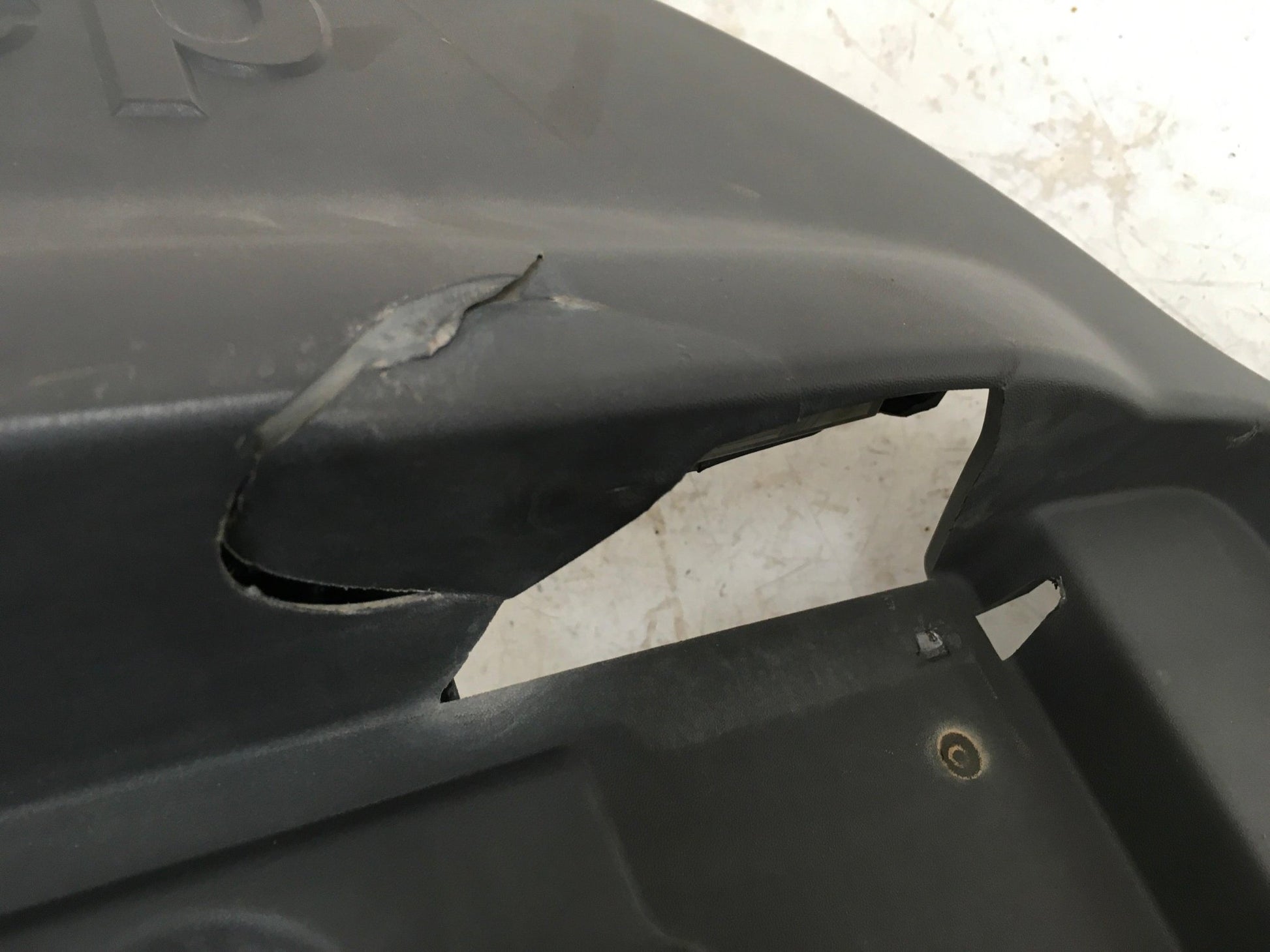 Soporte rueda repuesto Jeep Cherokee KJ - A00158622_