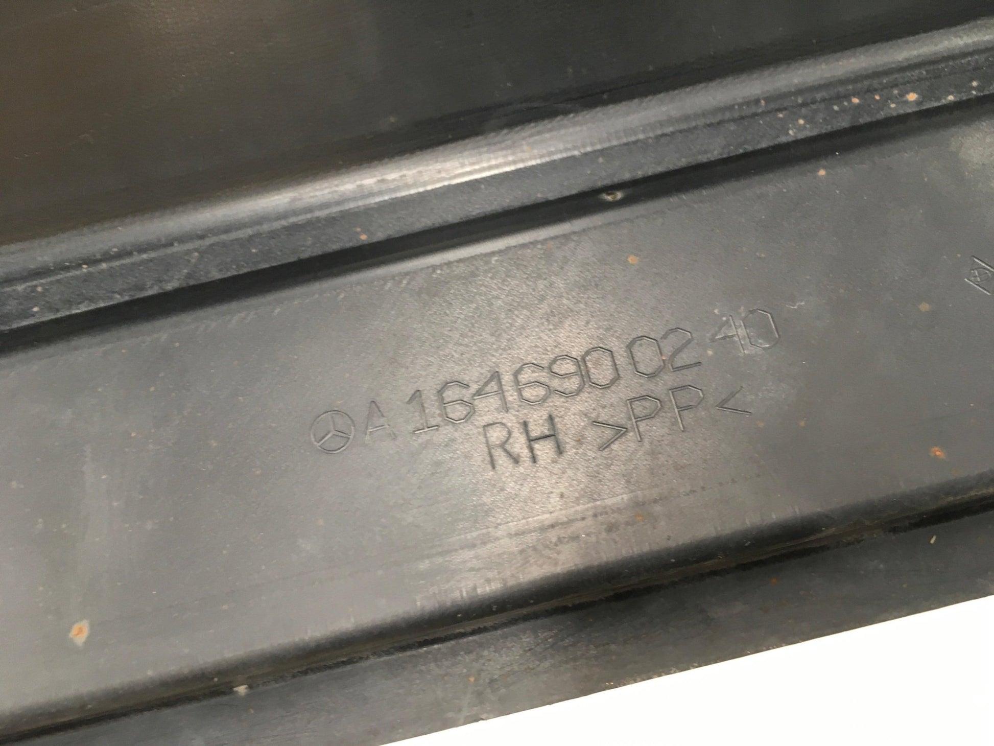 Estribera Derecha Mercedes ML W164 - A1646900240