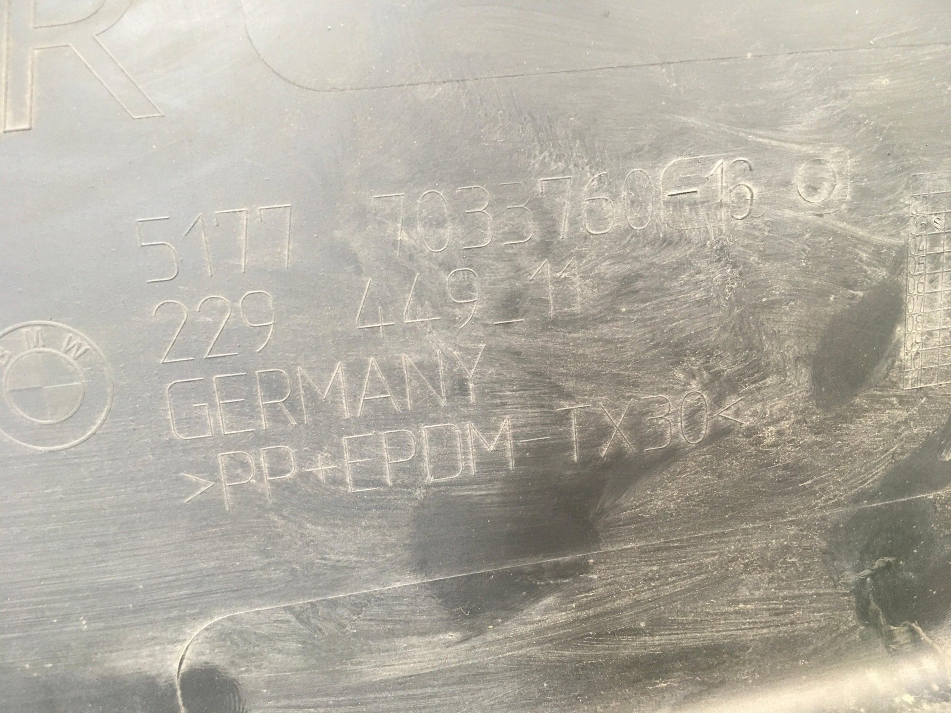 Talonera derecha para BMW 5 E60 - 7033760