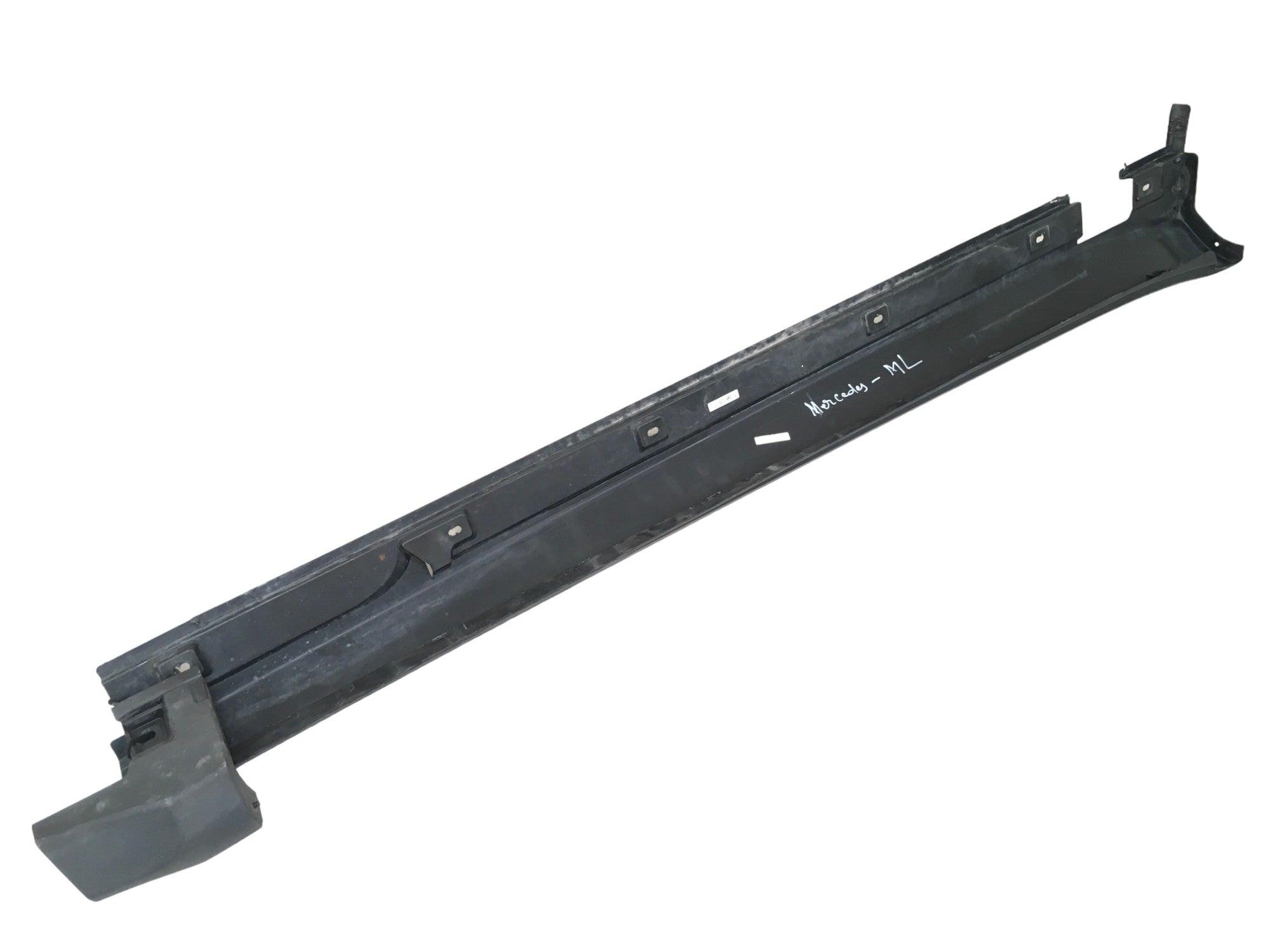 Estribera izquierda Mercedes ML W164 - A1646900140