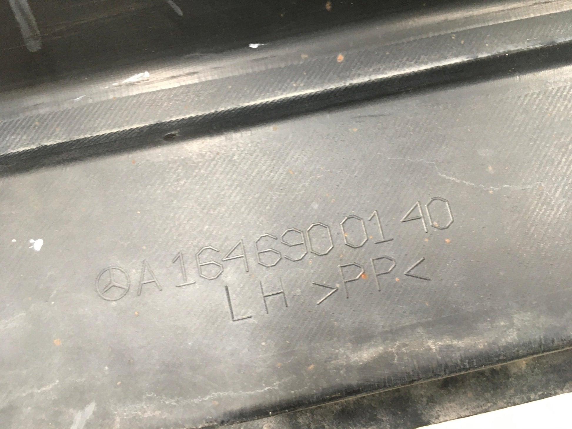 Estribera izquierda Mercedes ML W164 - A1646900140