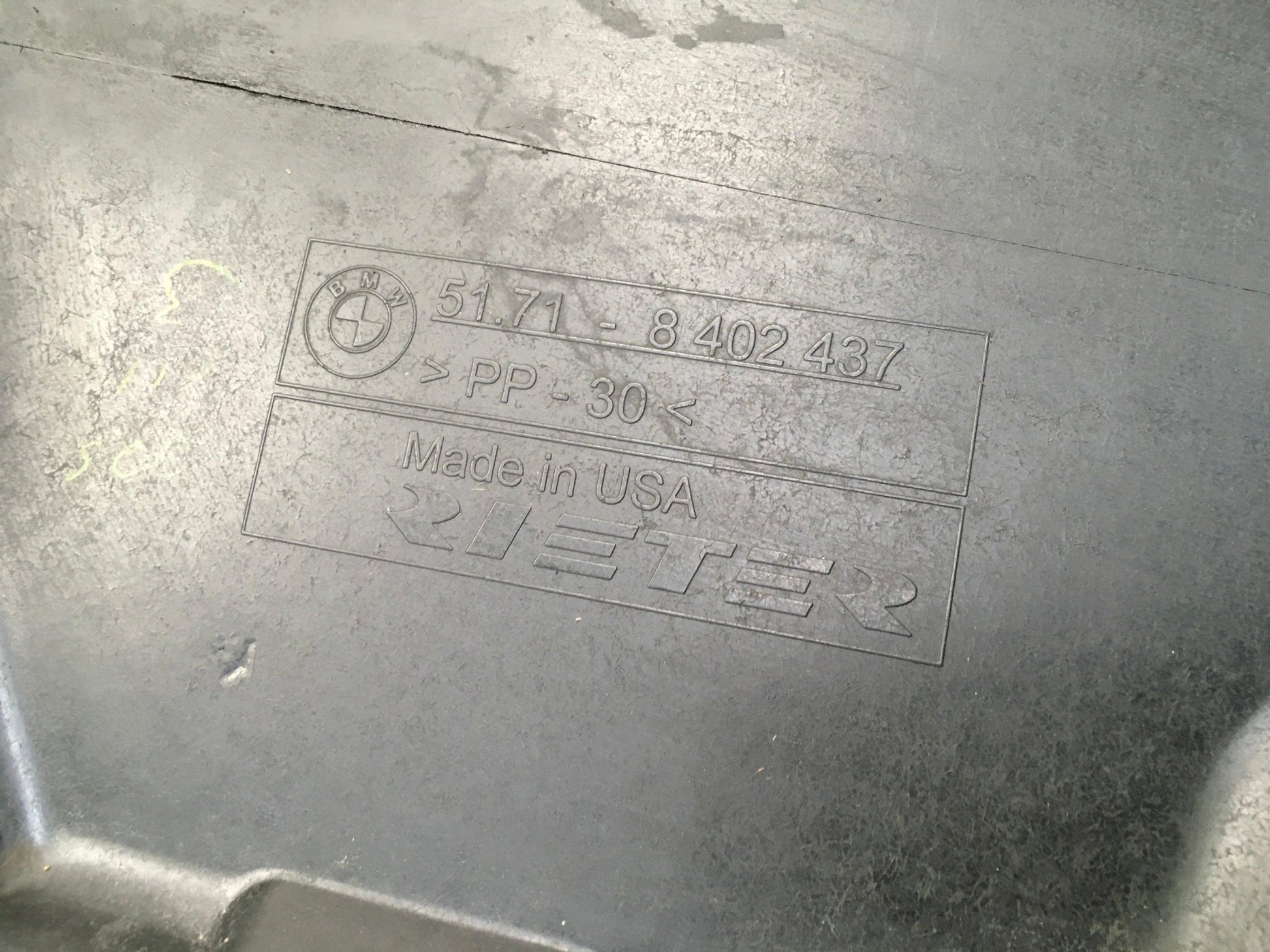 Talonera trasera izquierda BMW X5 E53 - 8402437