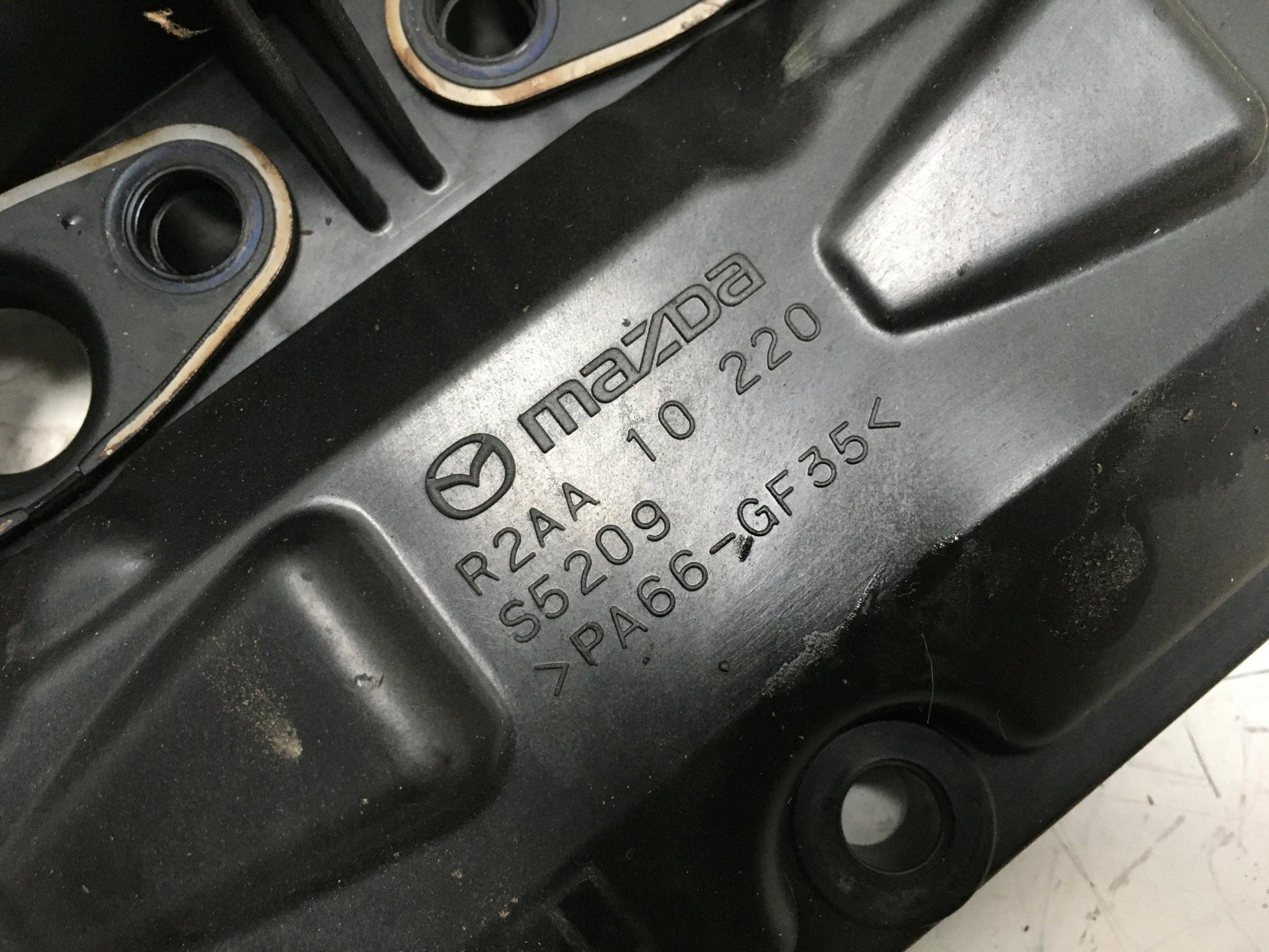 Tapa balancines Mazda R2AA10220 - R2AA10220