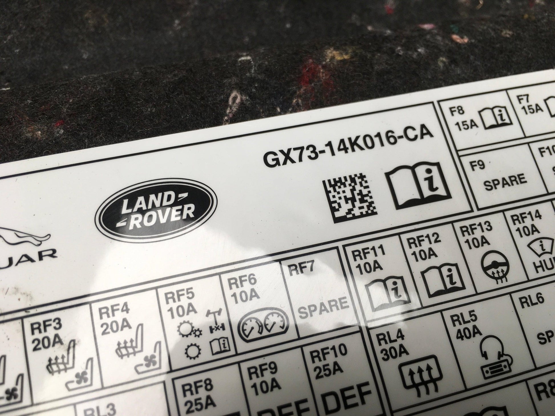 Tapa Caja Fusibles Jaguar XE - GX7314K016CA