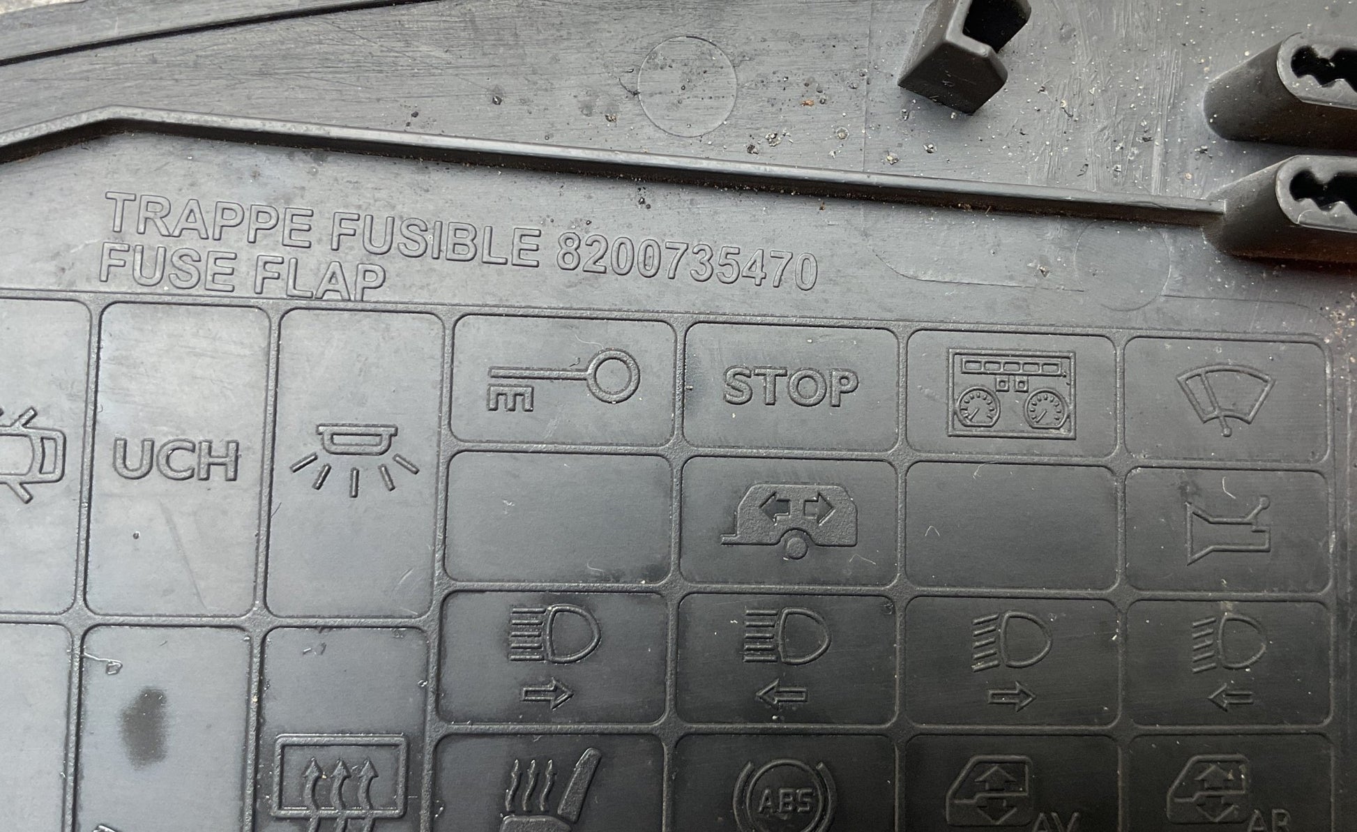 Tapa Caja fusibles Renault 8200735470 - 8200735470