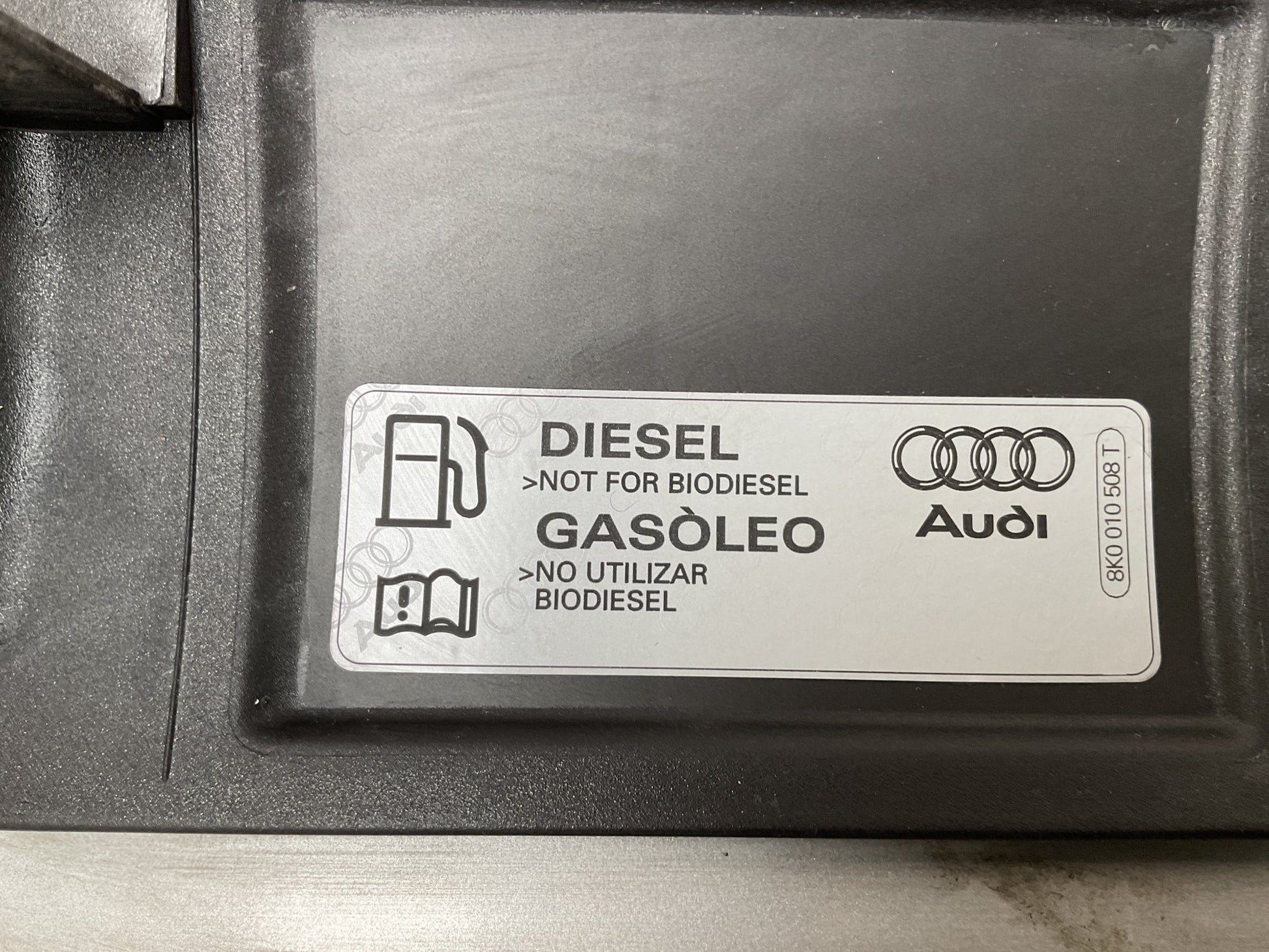 Tapa Combustible Audi A4 08-15 - 8K0010508T