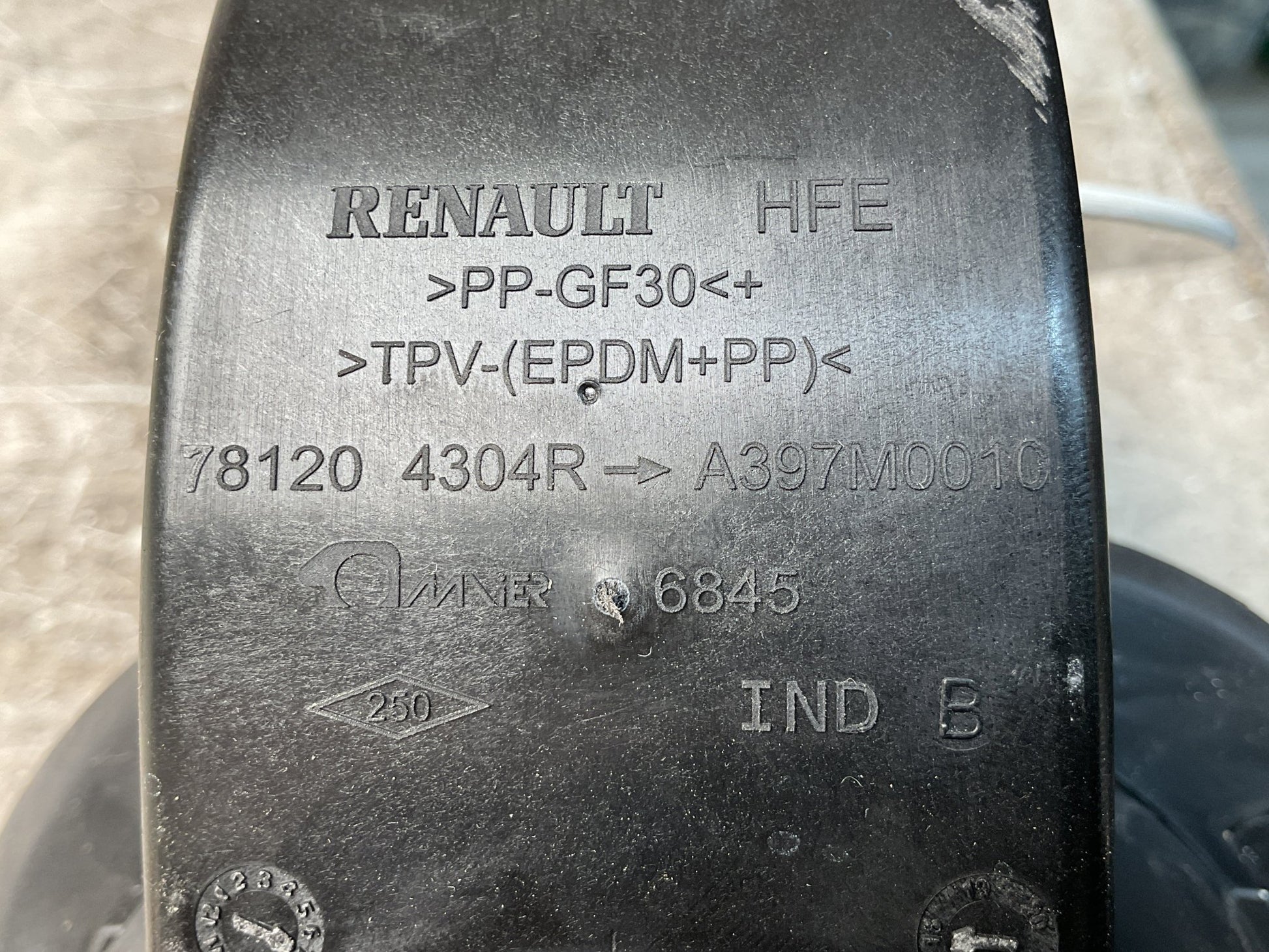 Tapa Combustible Renault Kadjar 2015 - 2024 - 781204304R
