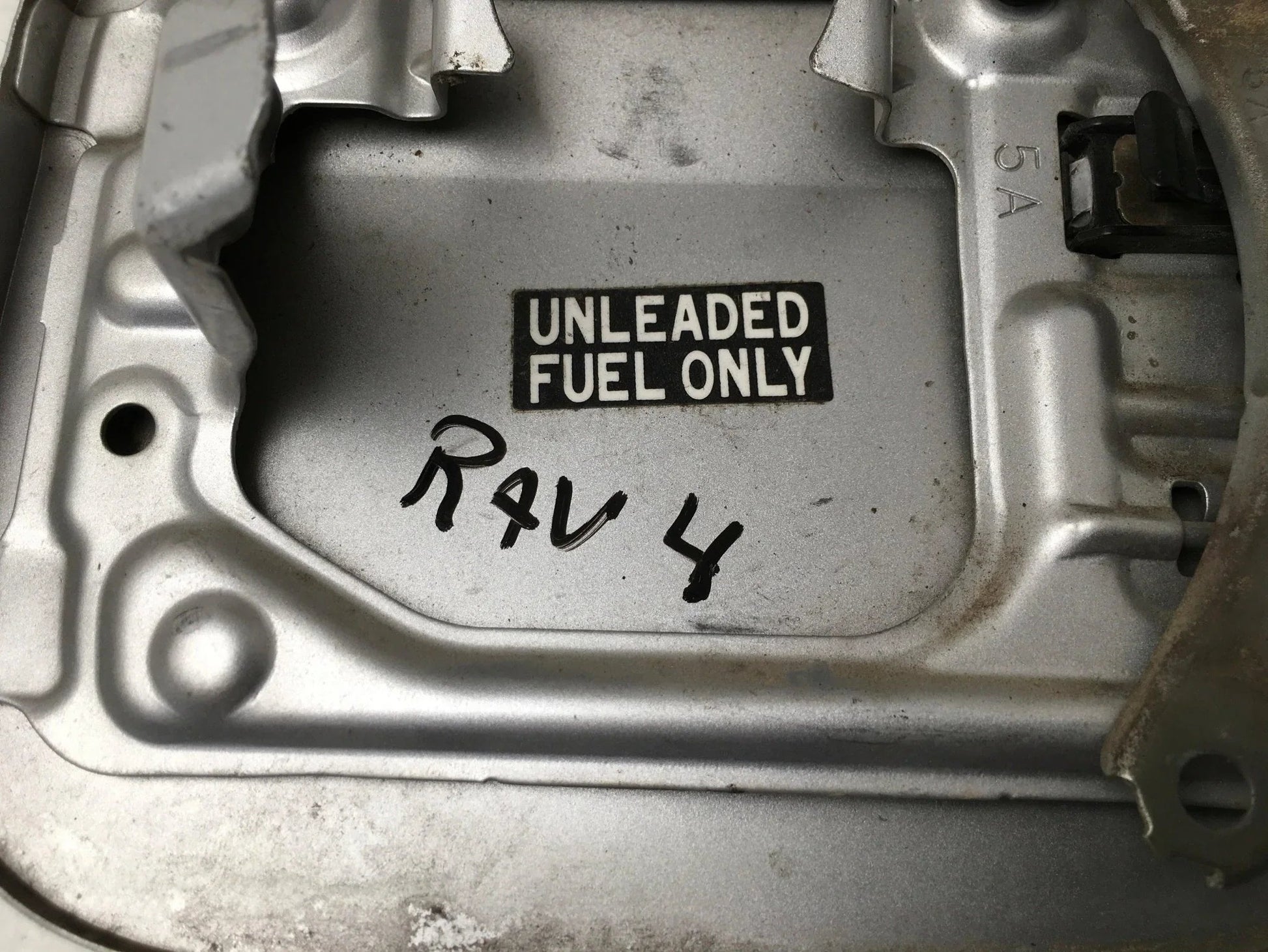 Tapa combustible Toyota Rav4 II