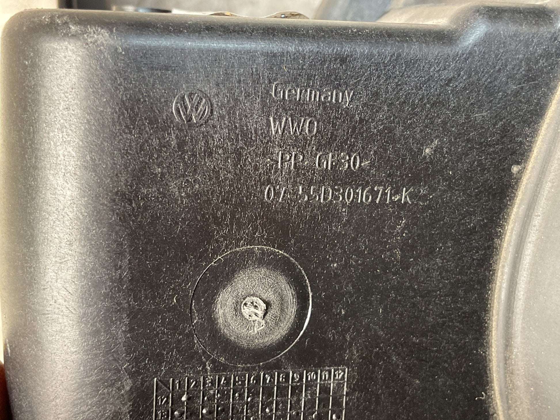 Tapa Combustible VW Golf VII 2012 - 2020 - 0755D301671K