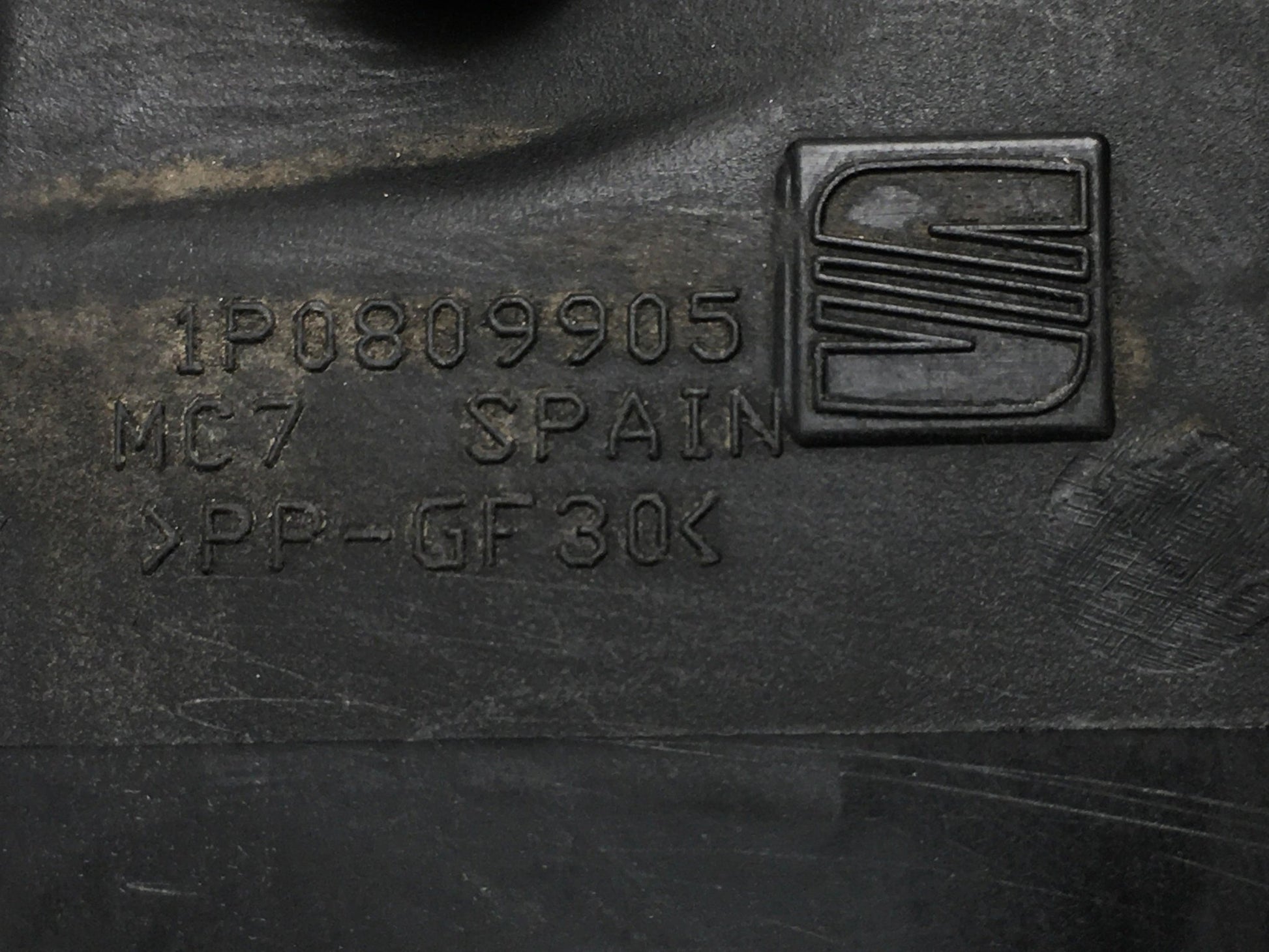 Tapa deposito combustible Seat Leon II - 1P0809905_